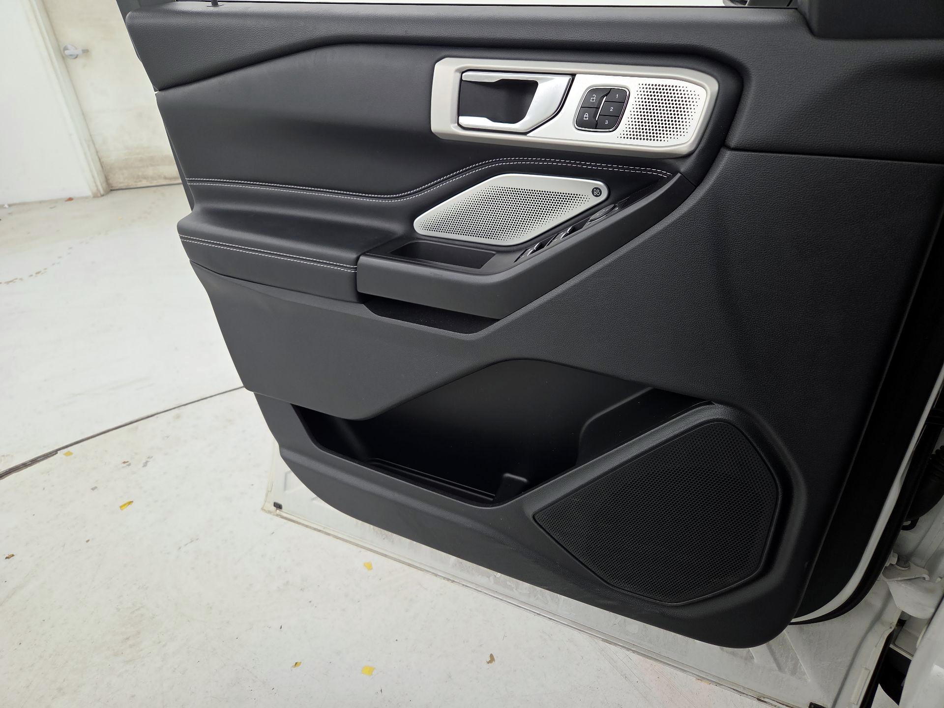 Thumbnail: 2020 Ford Explorer - 12