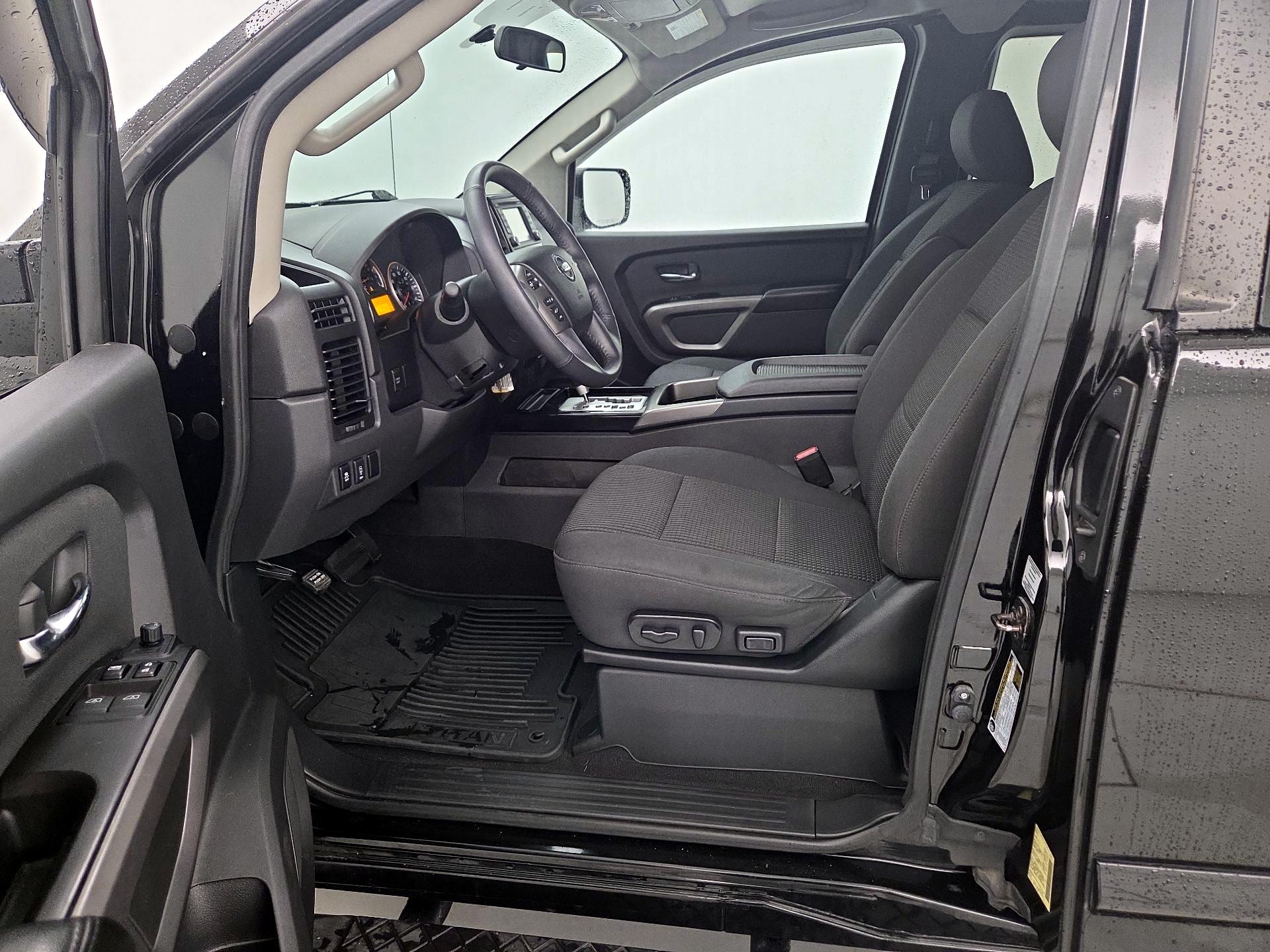 Thumbnail: 2015 Nissan Titan - 11