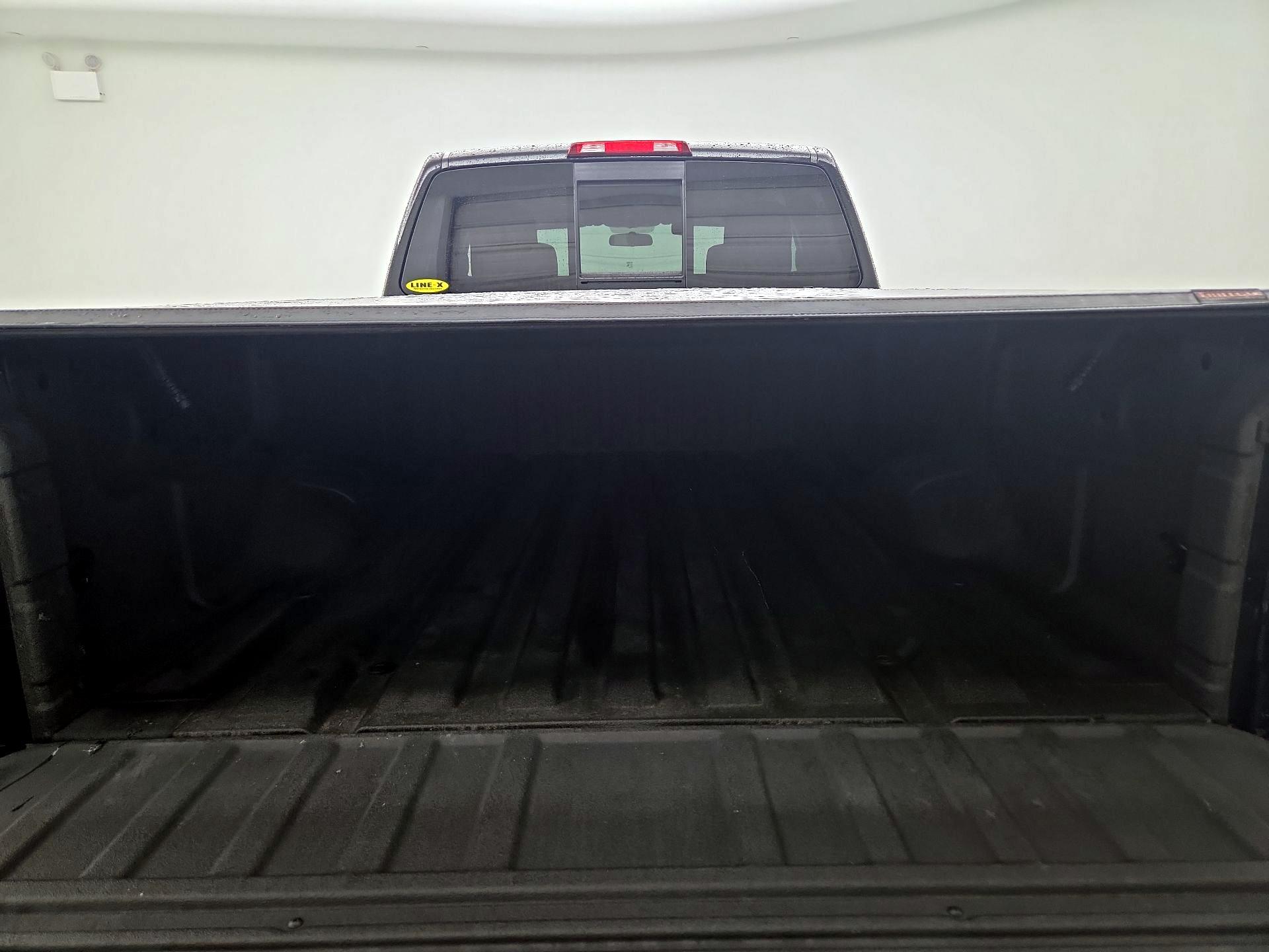 Thumbnail: 2015 Nissan Titan - 20