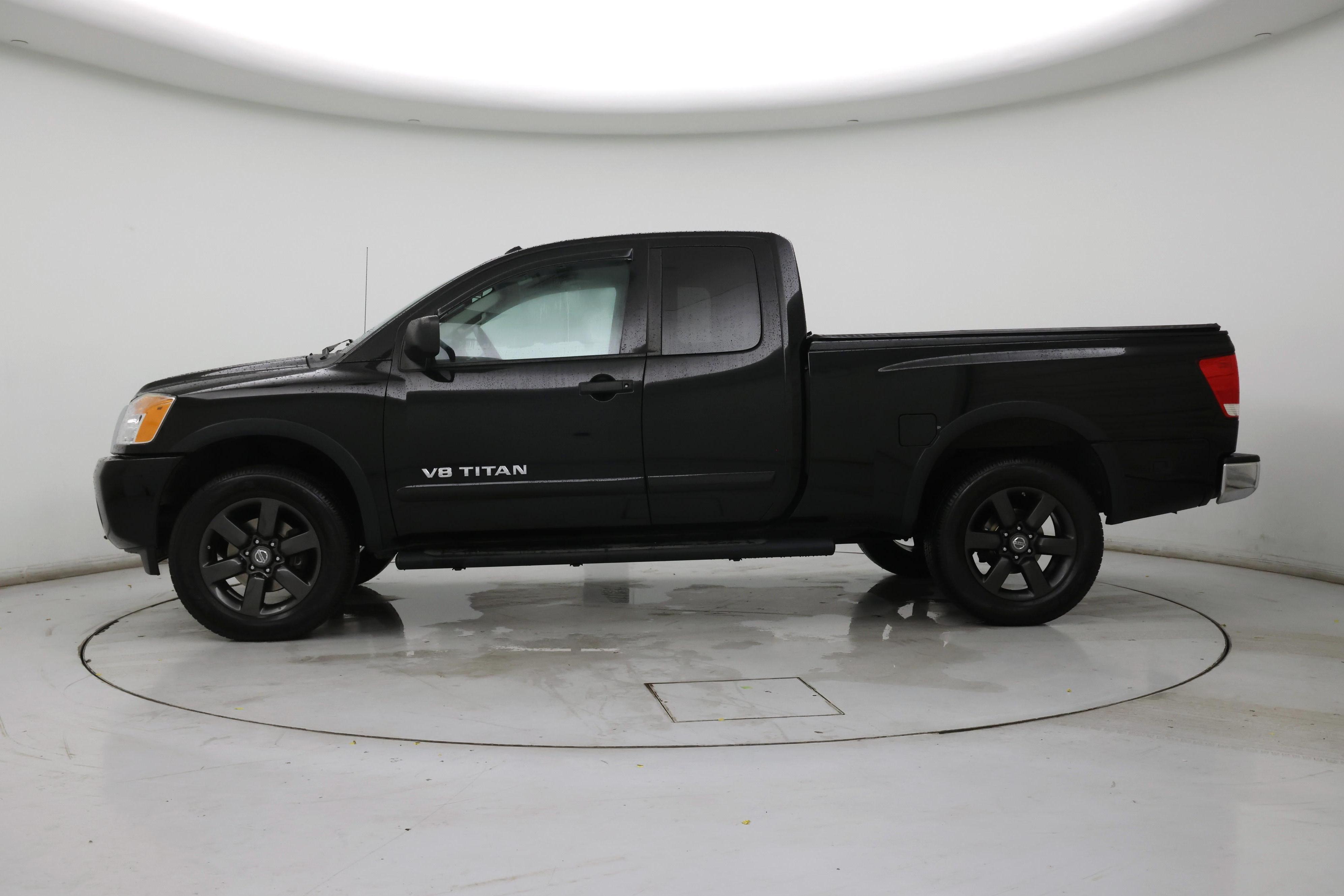 Thumbnail: 2015 Nissan Titan - 3