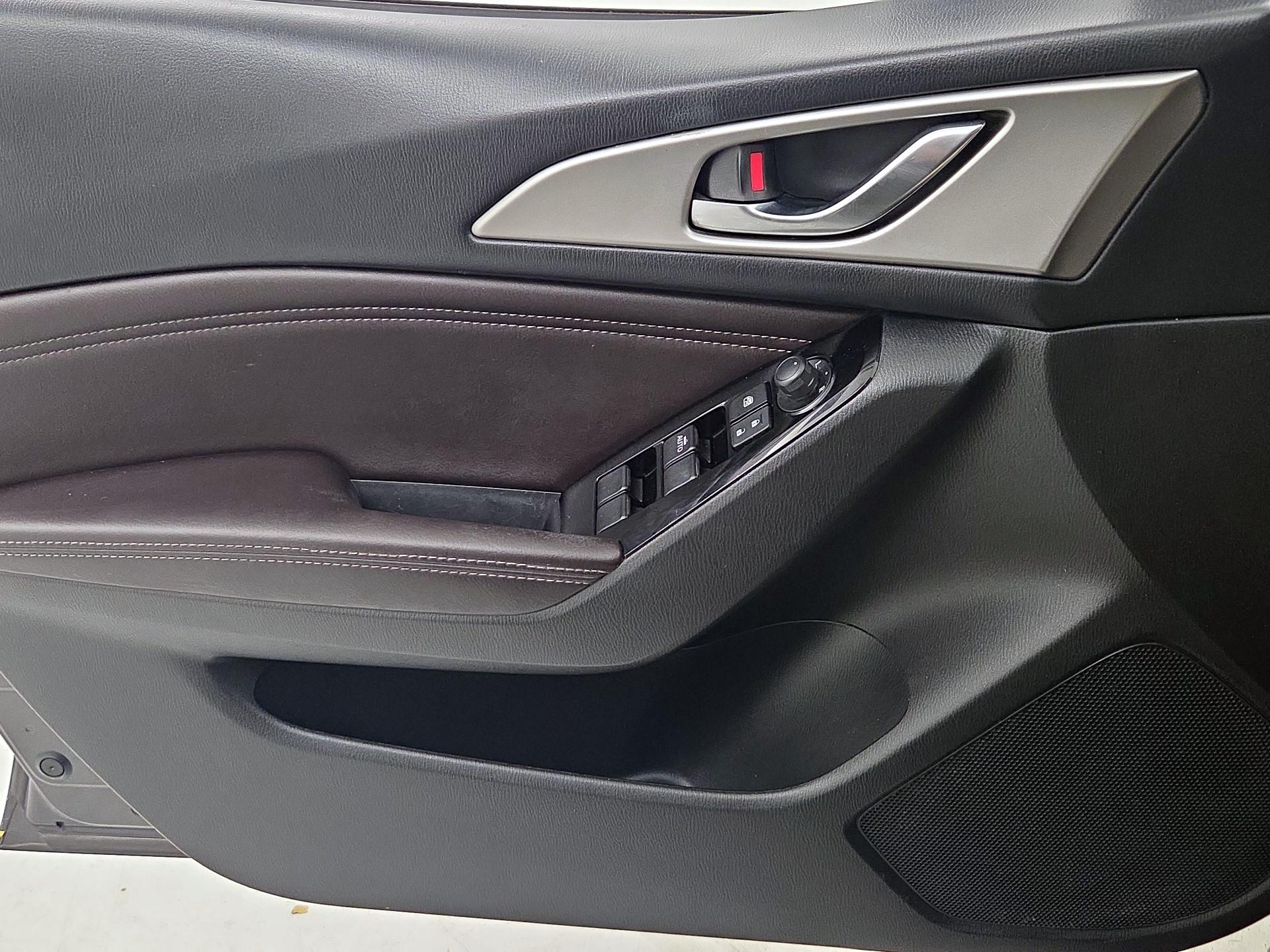 Thumbnail: 2017 Mazda Mazda3 - 12