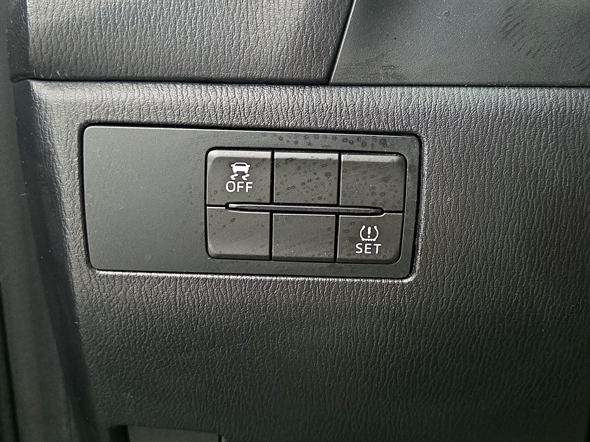 Thumbnail: 2017 Mazda Mazda3 - 13