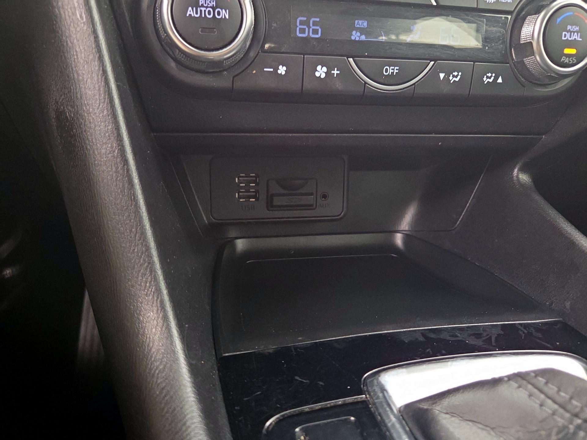 Thumbnail: 2017 Mazda Mazda3 - 18