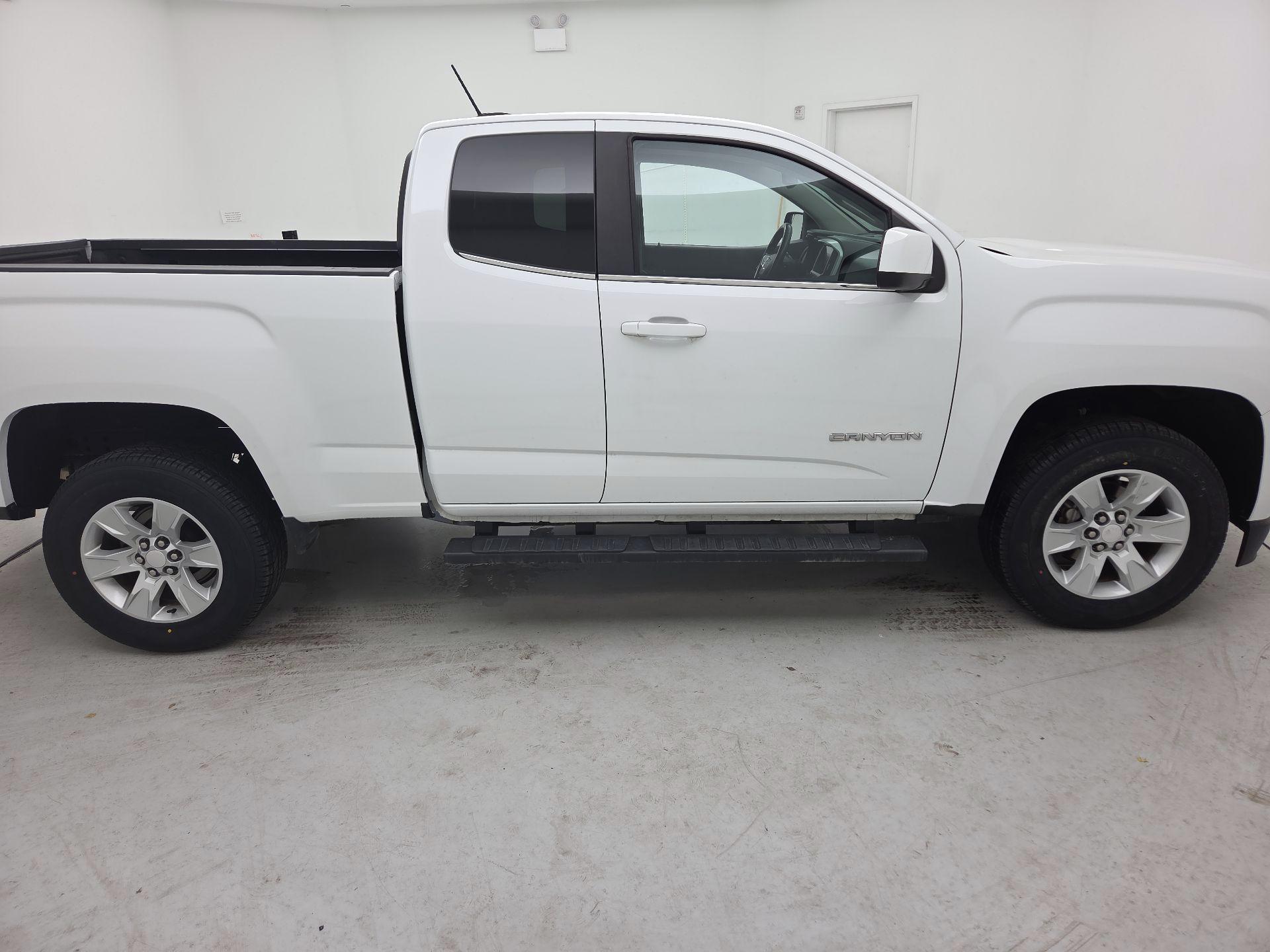 Thumbnail: 2016 GMC Canyon - 4