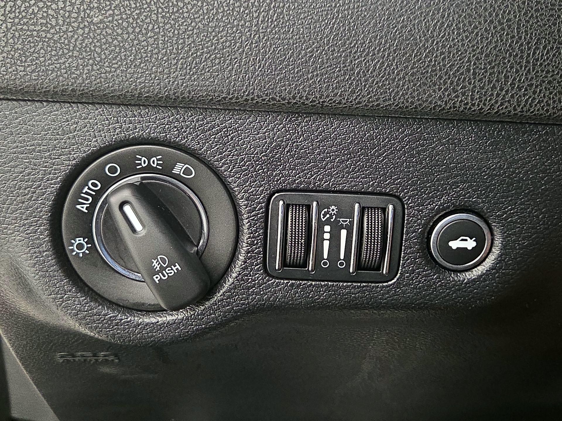 Thumbnail: 2015 Chrysler 300 - 13