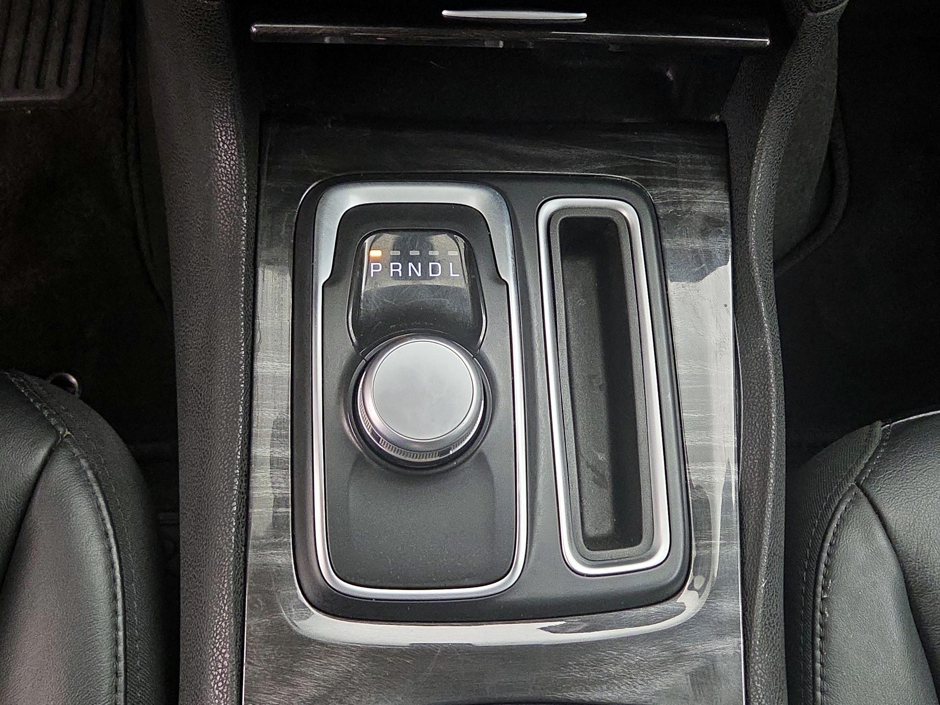 Thumbnail: 2015 Chrysler 300 - 18