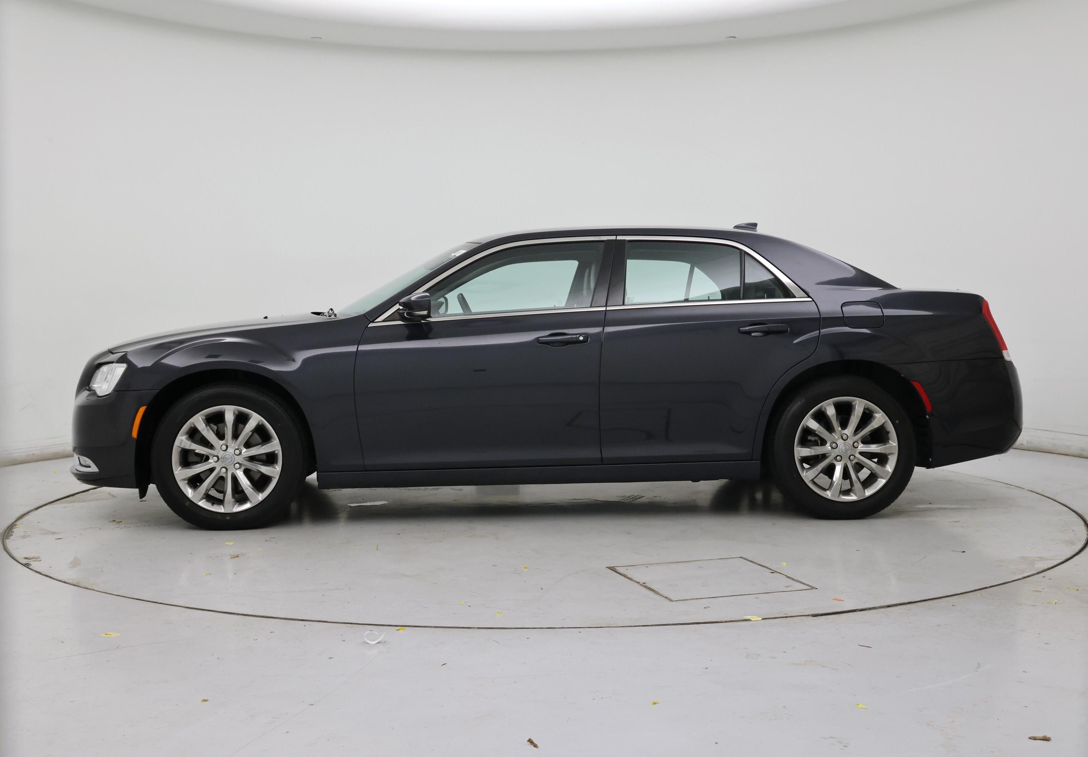 Thumbnail: 2015 Chrysler 300 - 3