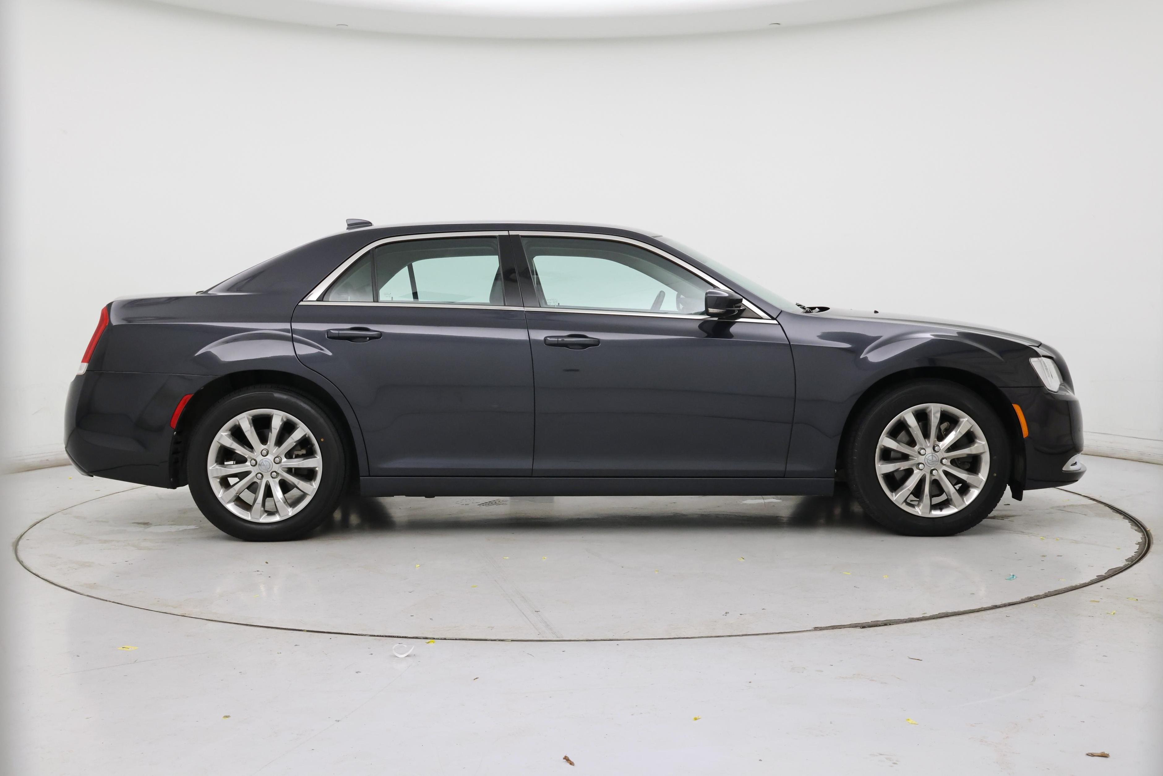 Thumbnail: 2015 Chrysler 300 - 7
