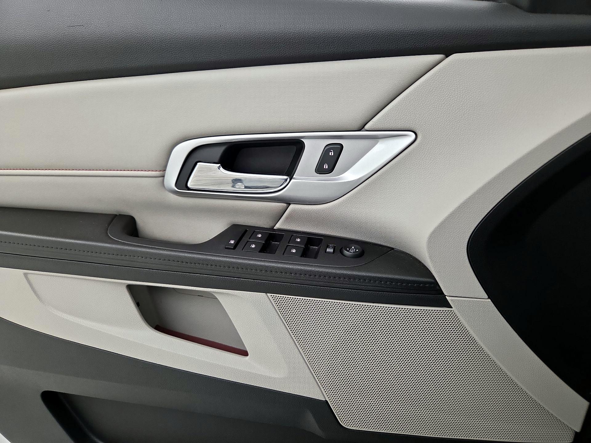 Thumbnail: 2017 GMC Terrain - 18