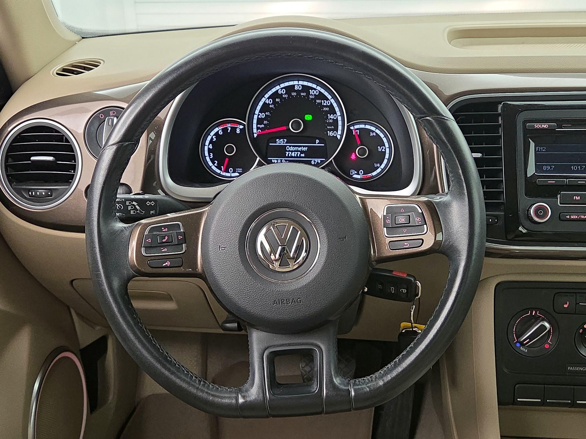 Thumbnail: 2014 Volkswagen Beetle - 10