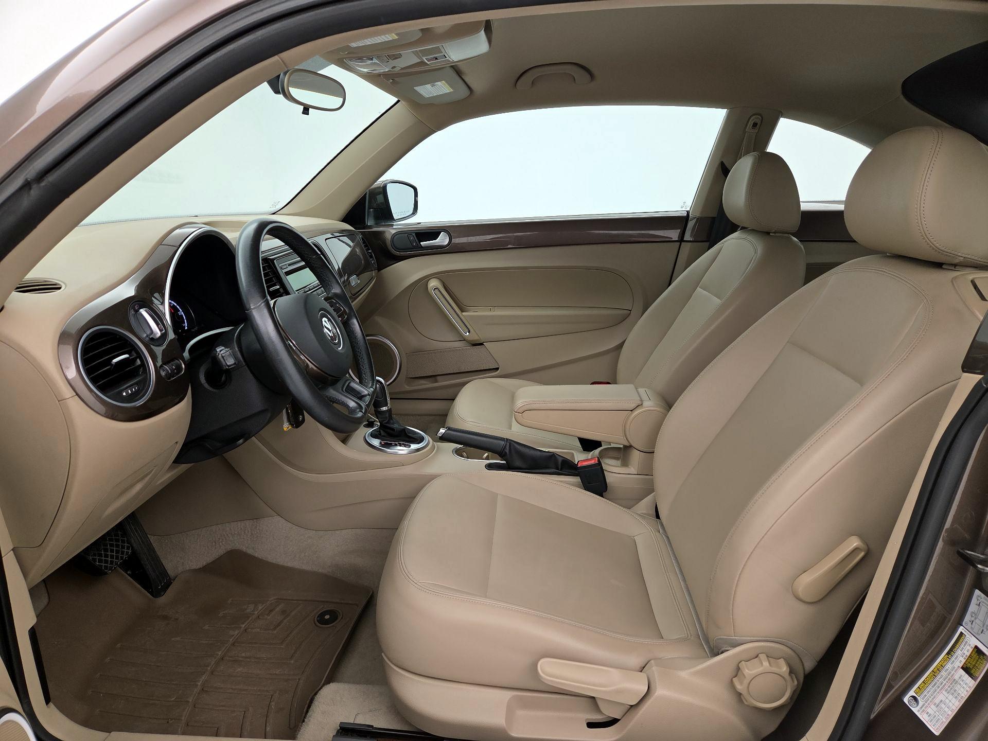 Thumbnail: 2014 Volkswagen Beetle - 11