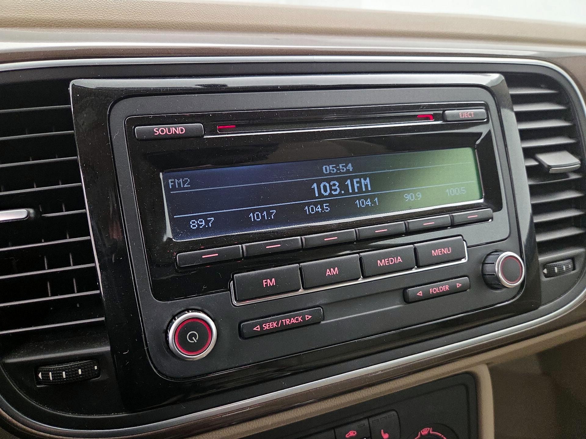 Thumbnail: 2014 Volkswagen Beetle - 14