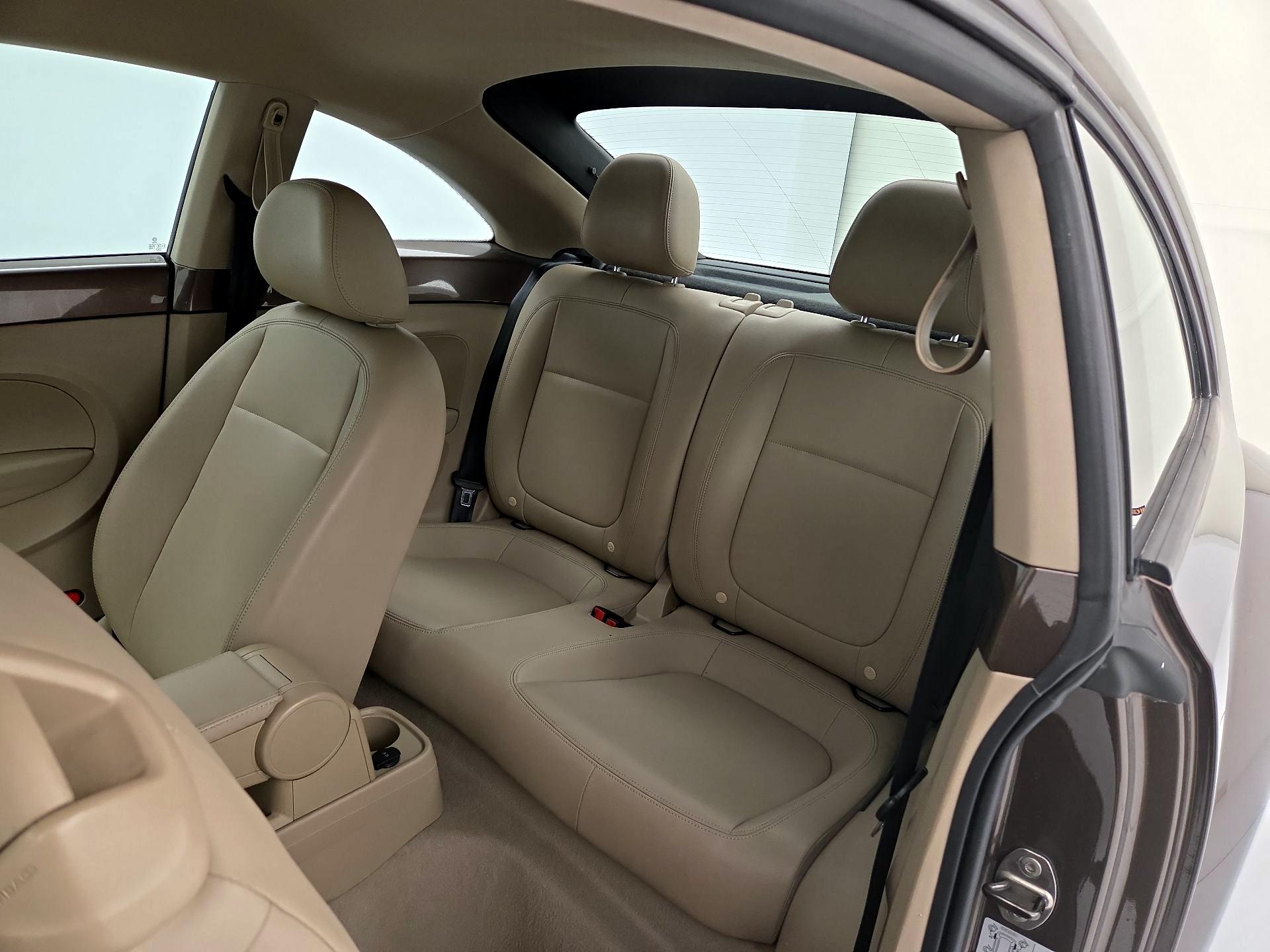 Thumbnail: 2014 Volkswagen Beetle - 18