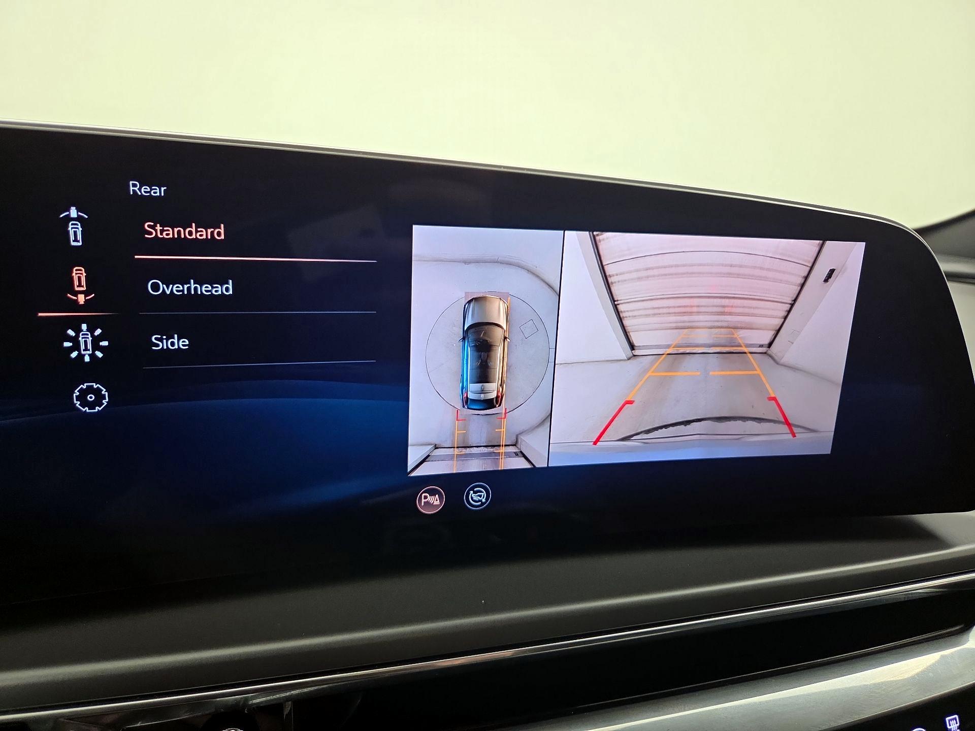 Thumbnail: 2024 Cadillac Lyriq - 15