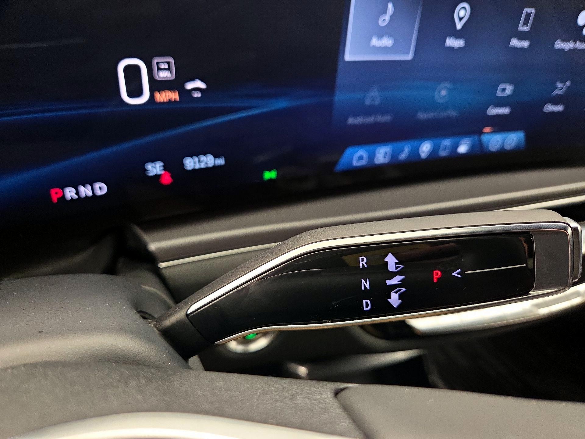 Thumbnail: 2024 Cadillac Lyriq - 18