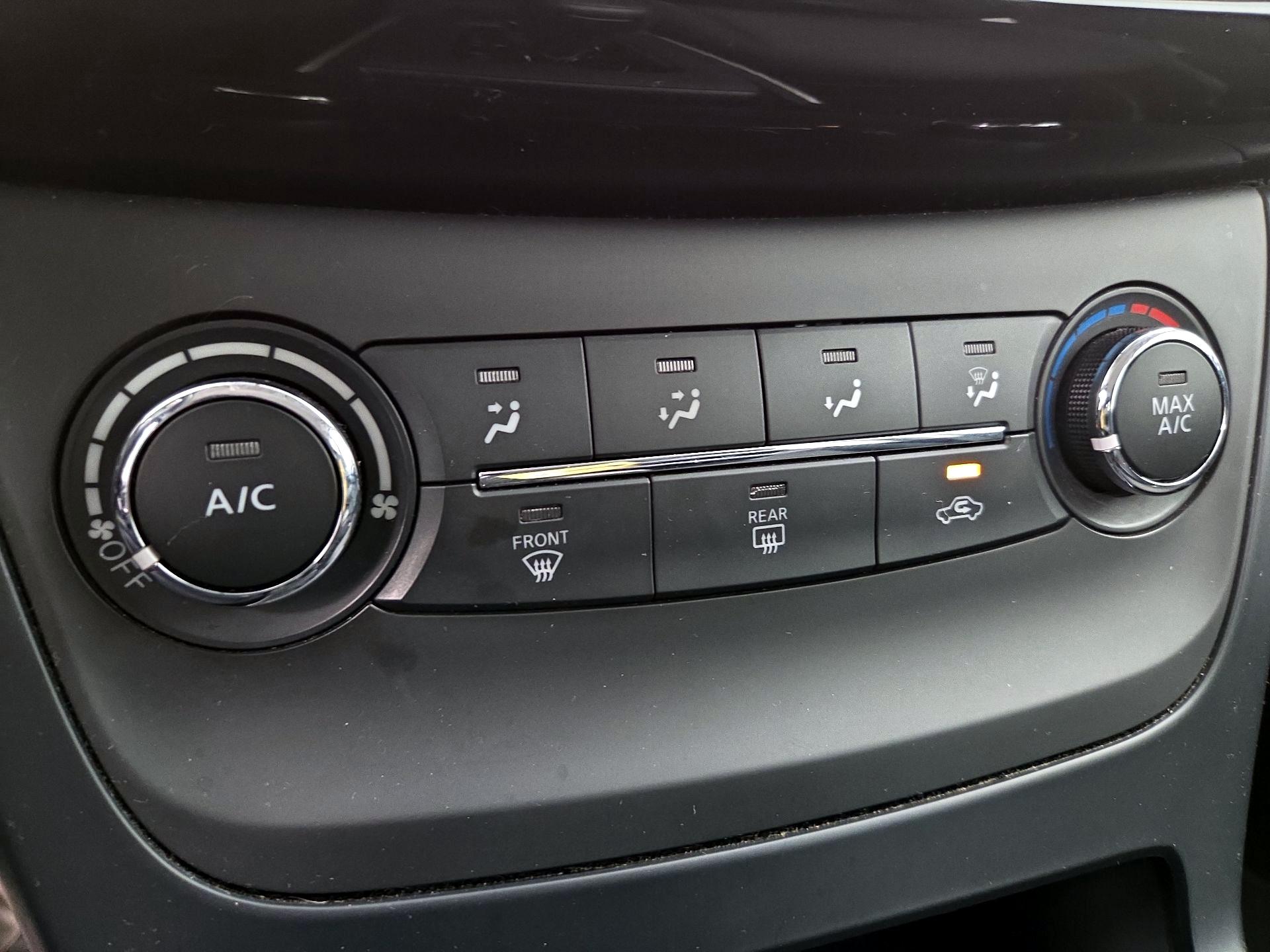 Thumbnail: 2019 Nissan Sentra - 16