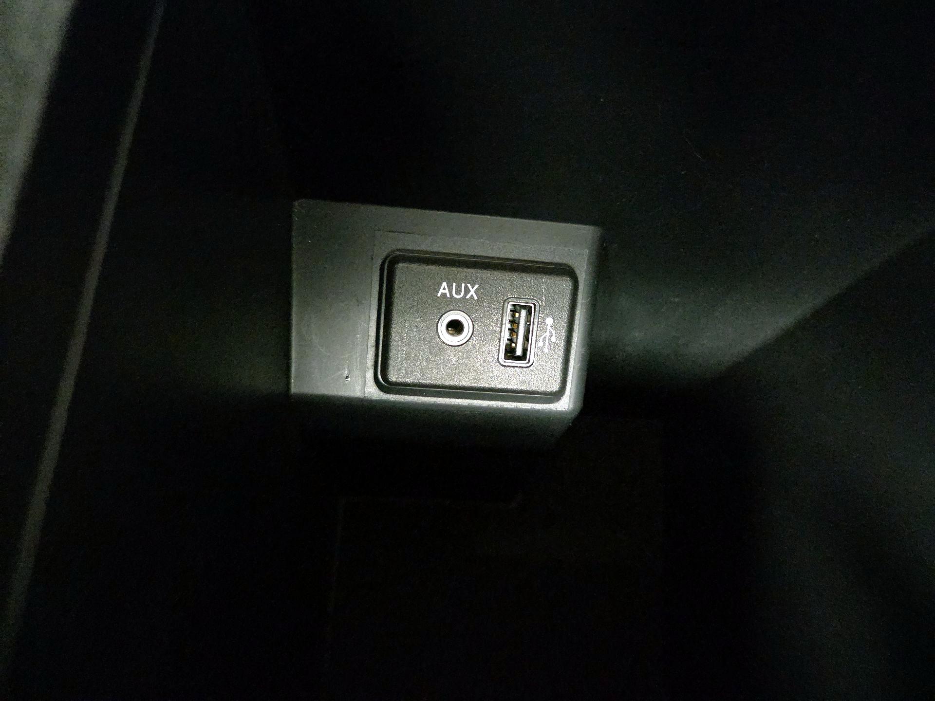 Thumbnail: 2019 Nissan Sentra - 18