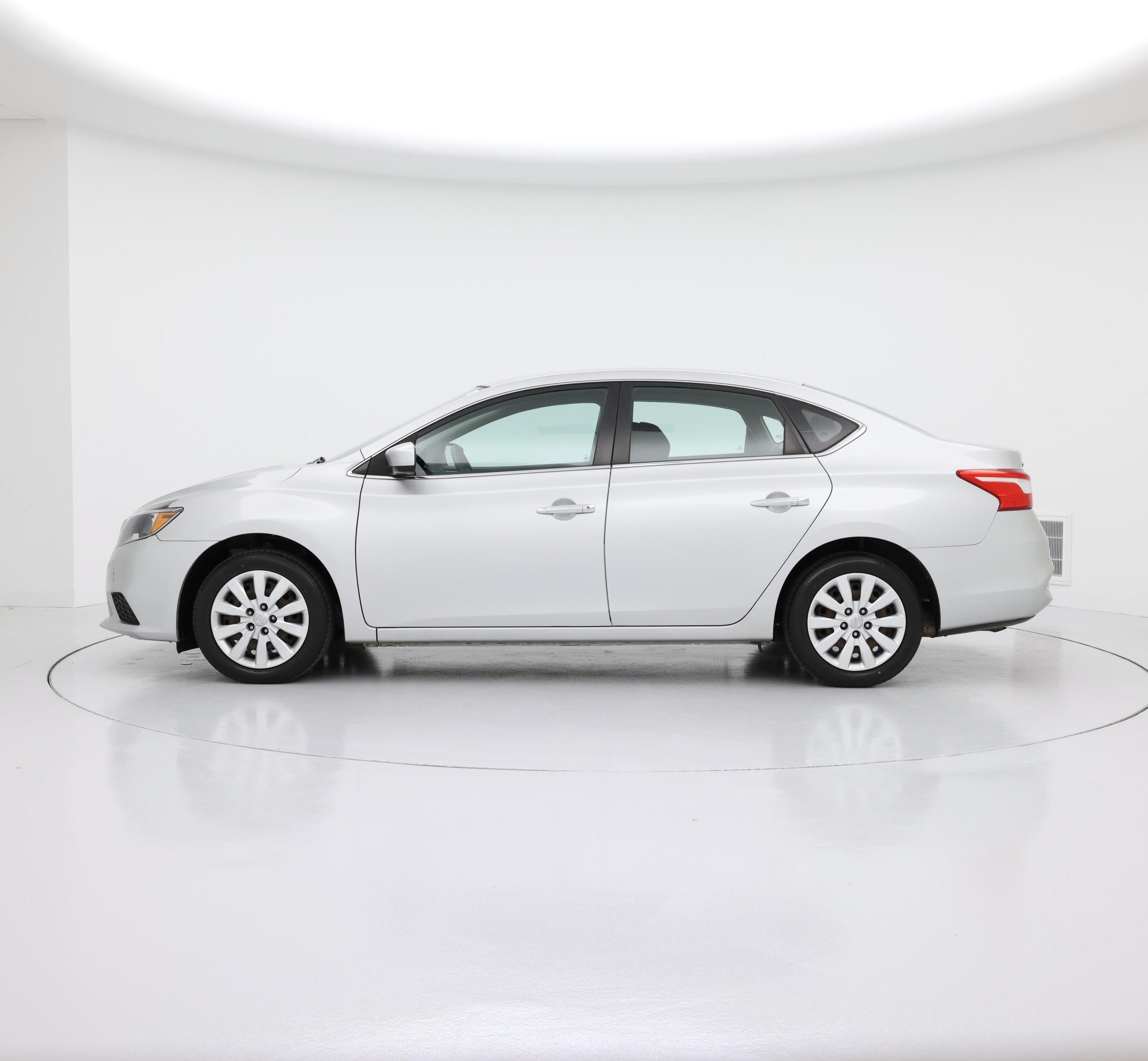 Thumbnail: 2019 Nissan Sentra - 3