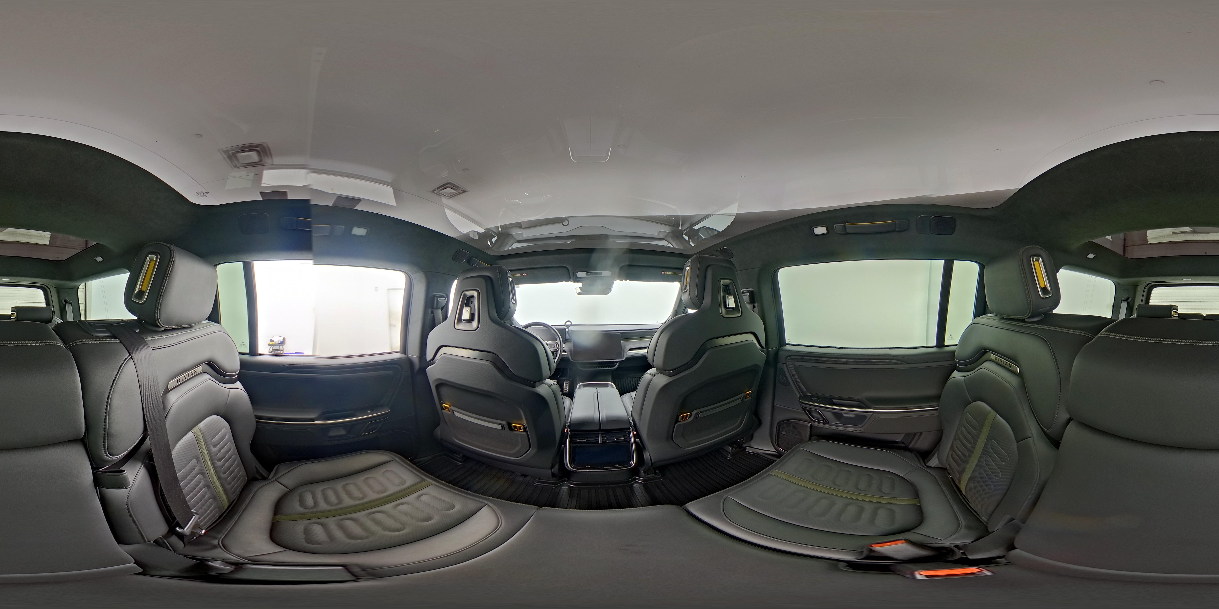2024 Rivian R1S Adventure - Photo 27