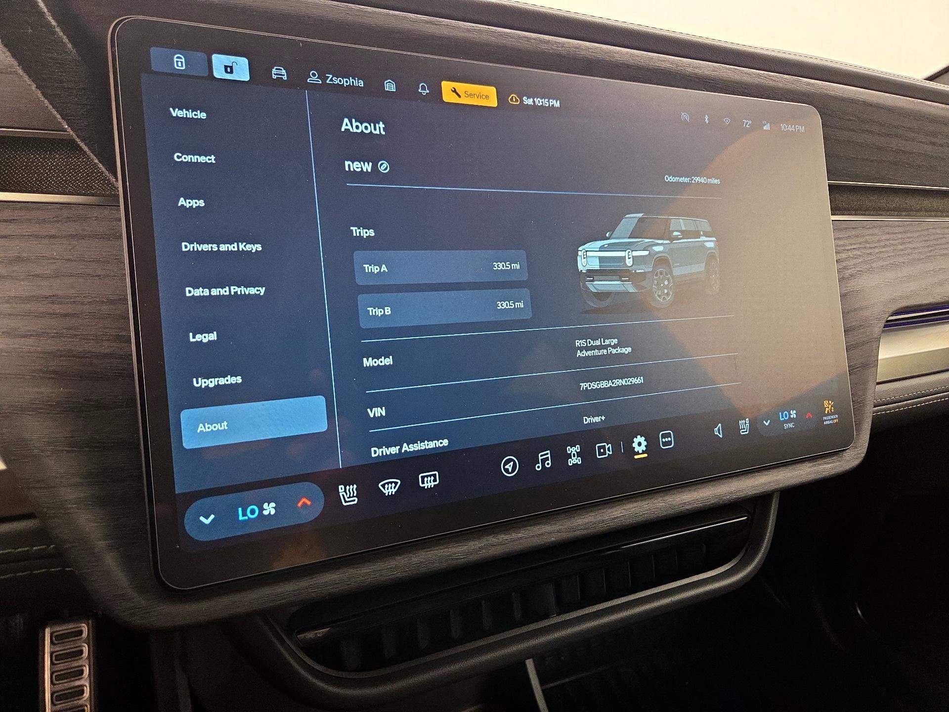 Thumbnail: 2024 Rivian R1S - 14