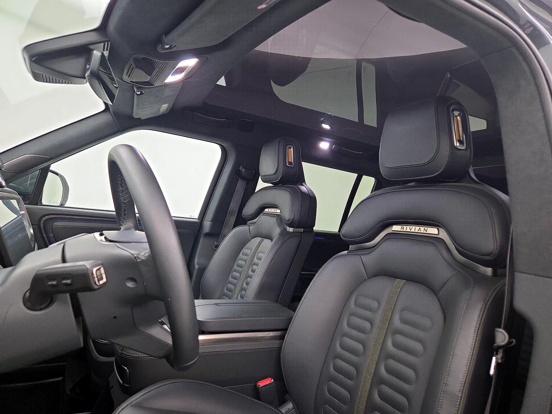 Thumbnail: 2024 Rivian R1S - 18