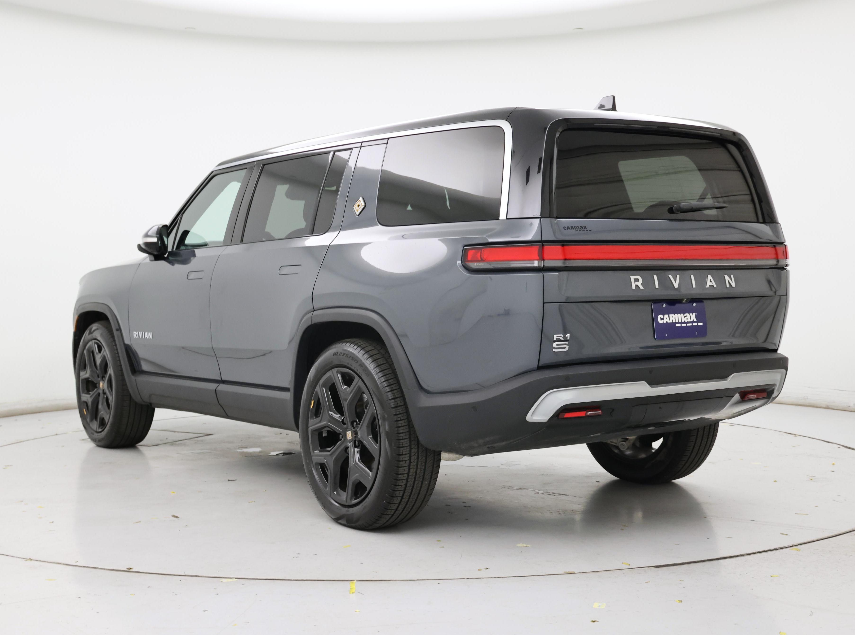 Thumbnail: 2024 Rivian R1S - 2