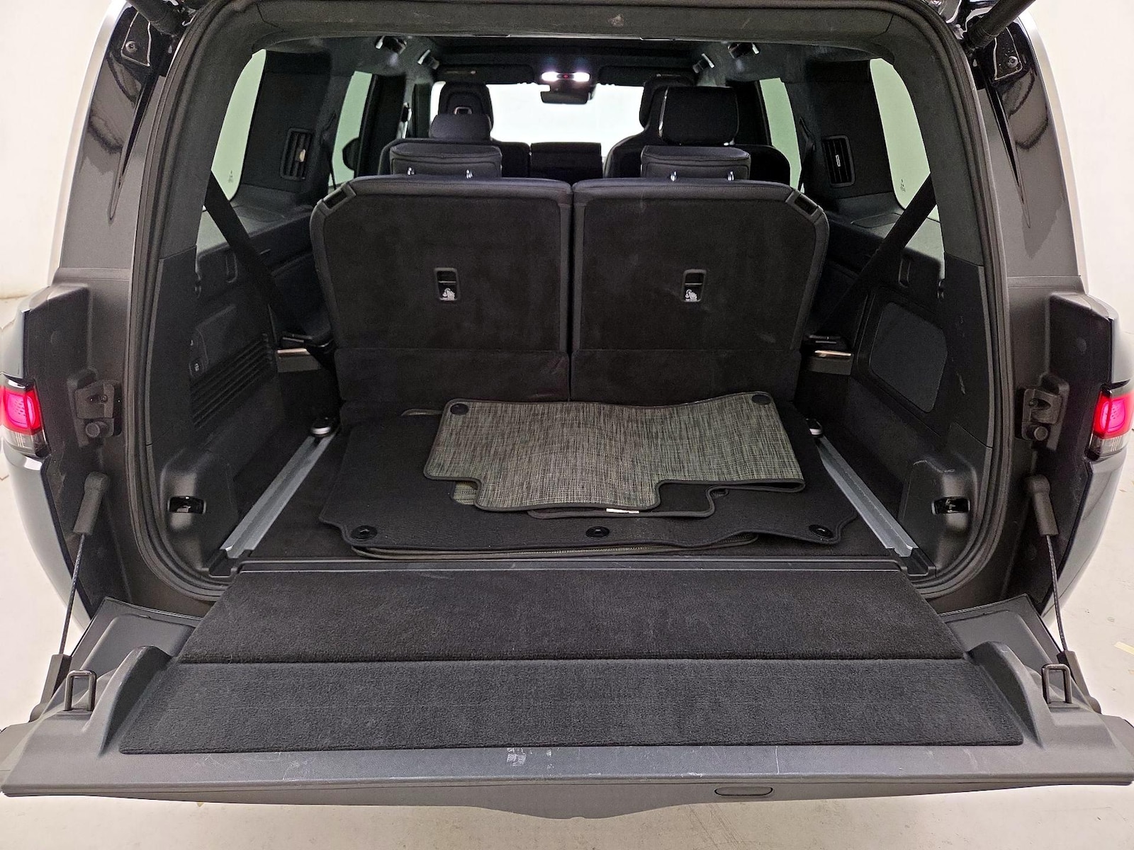 2024 Rivian R1S Adventure - Photo 22