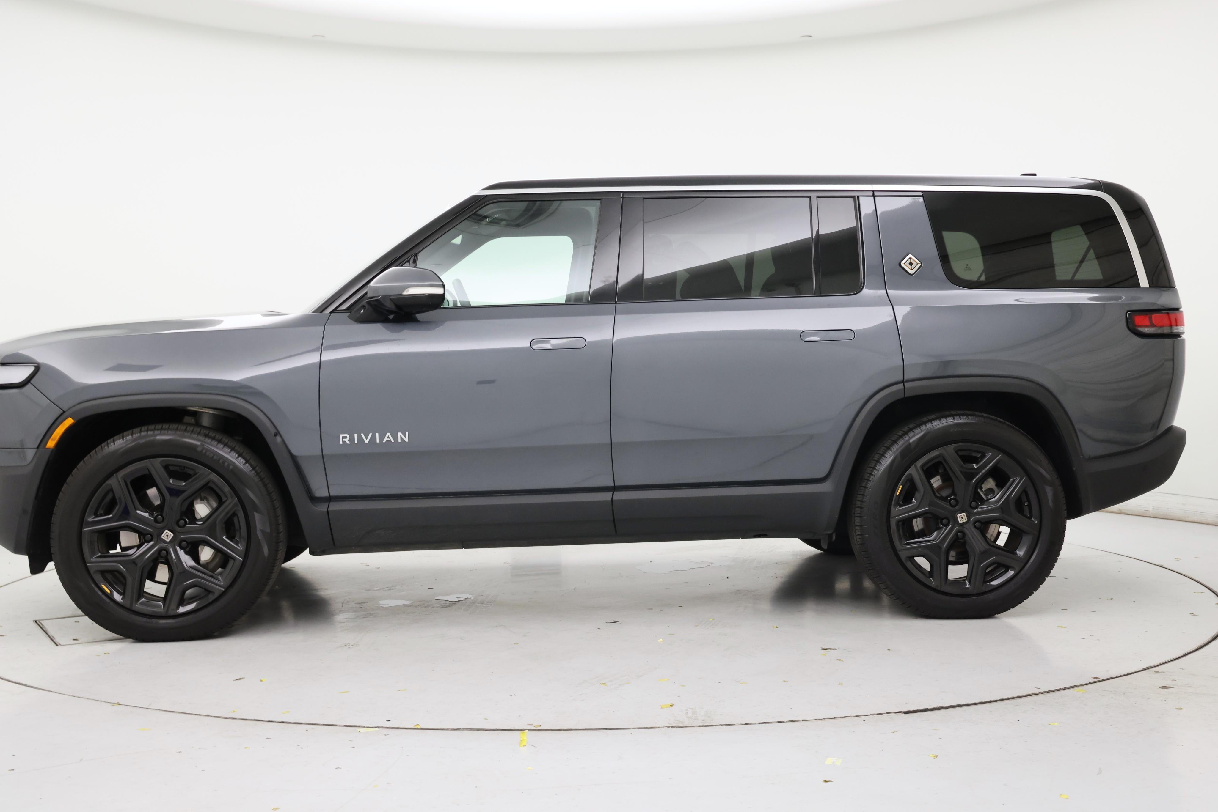 Thumbnail: 2024 Rivian R1S - 3