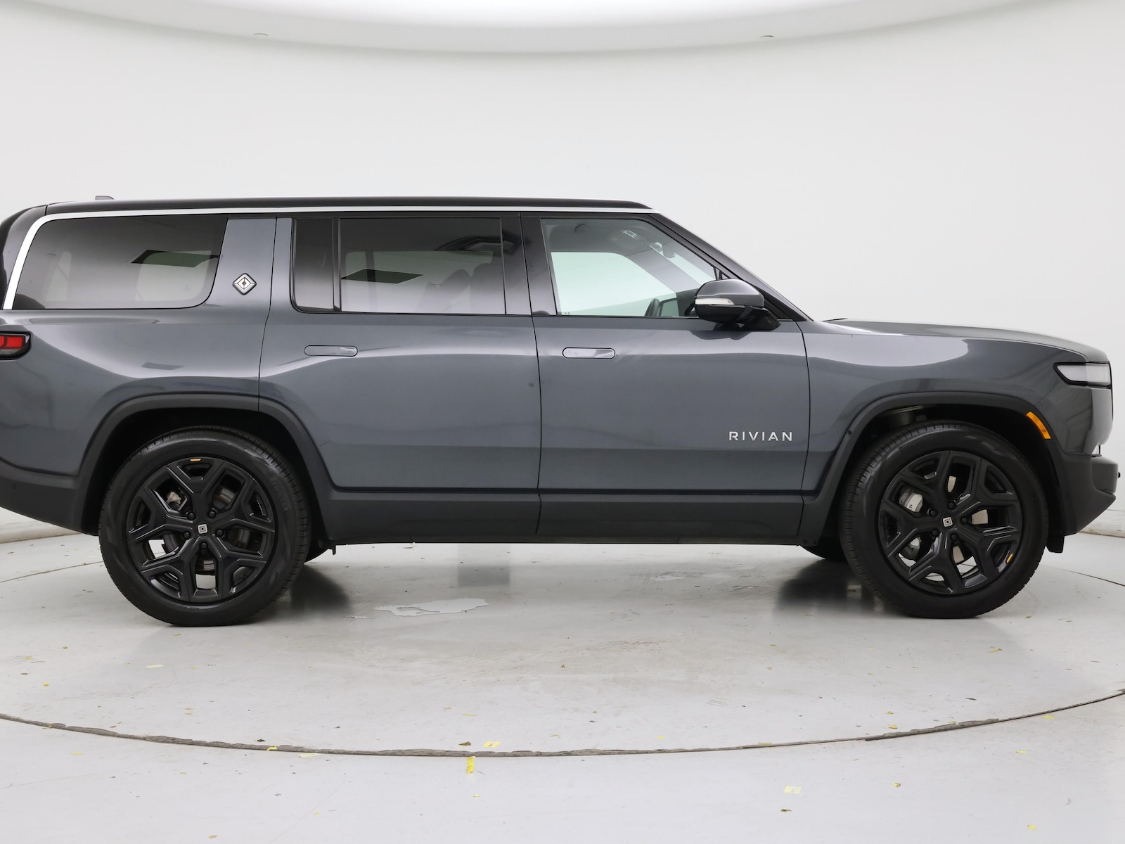 2024 Rivian R1S Adventure - Photo 8