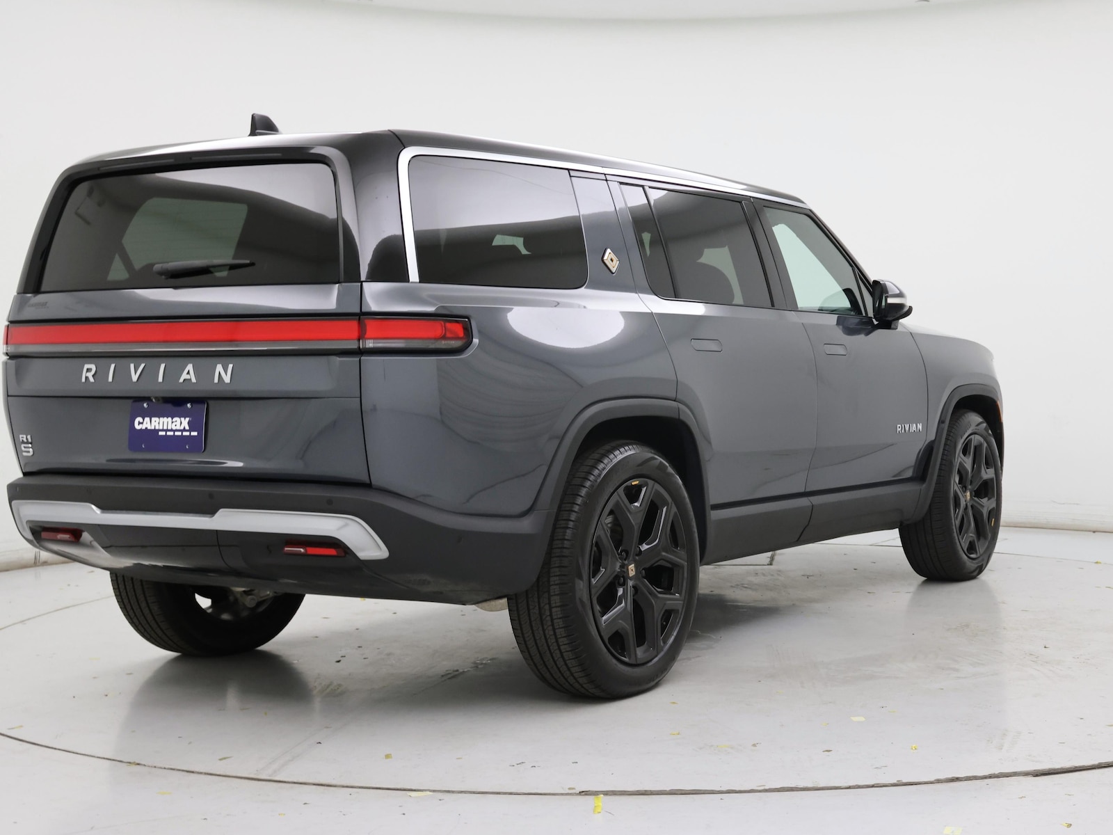 2024 Rivian R1S Adventure - Photo 9