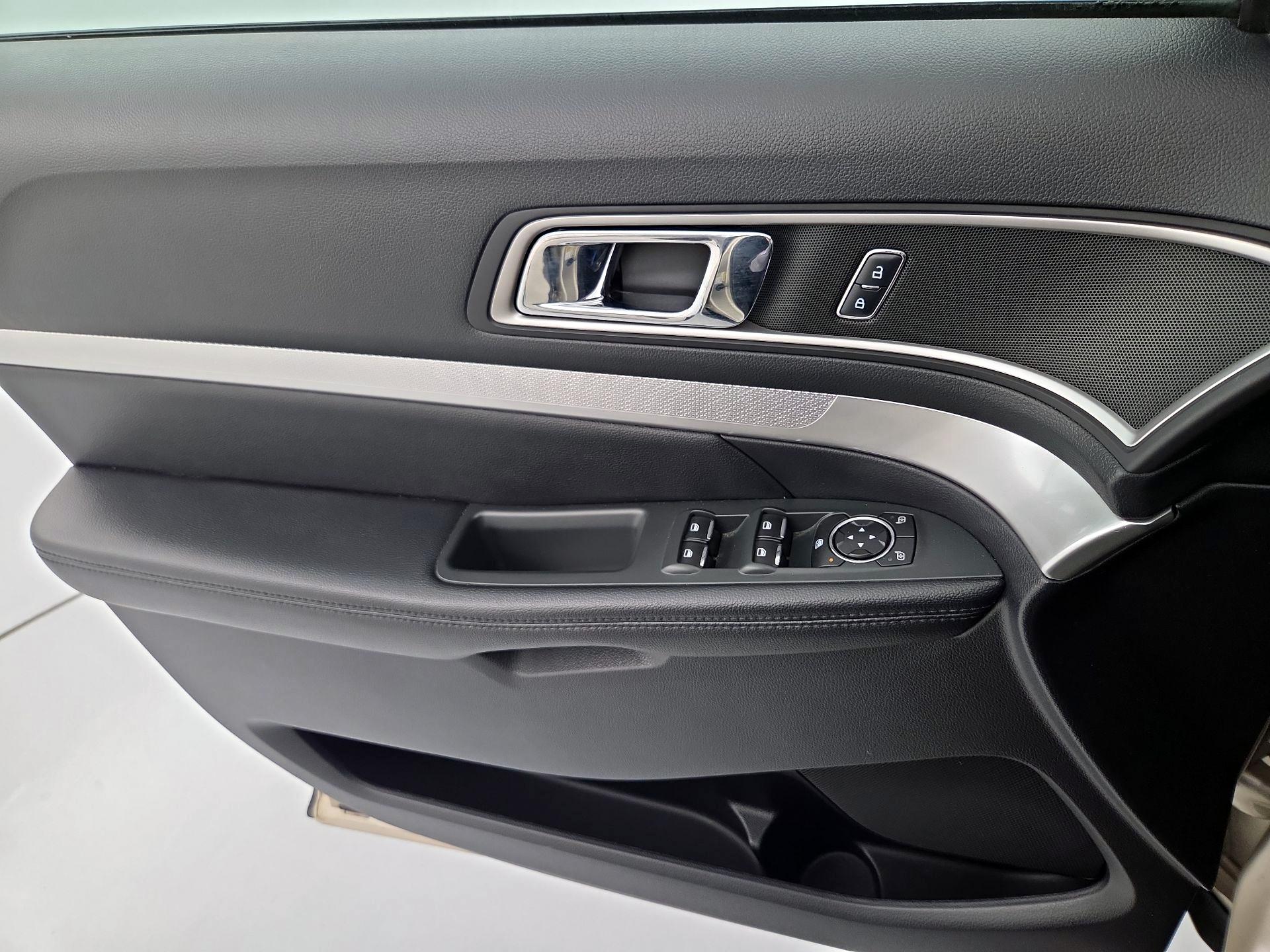 Thumbnail: 2017 Ford Explorer - 12