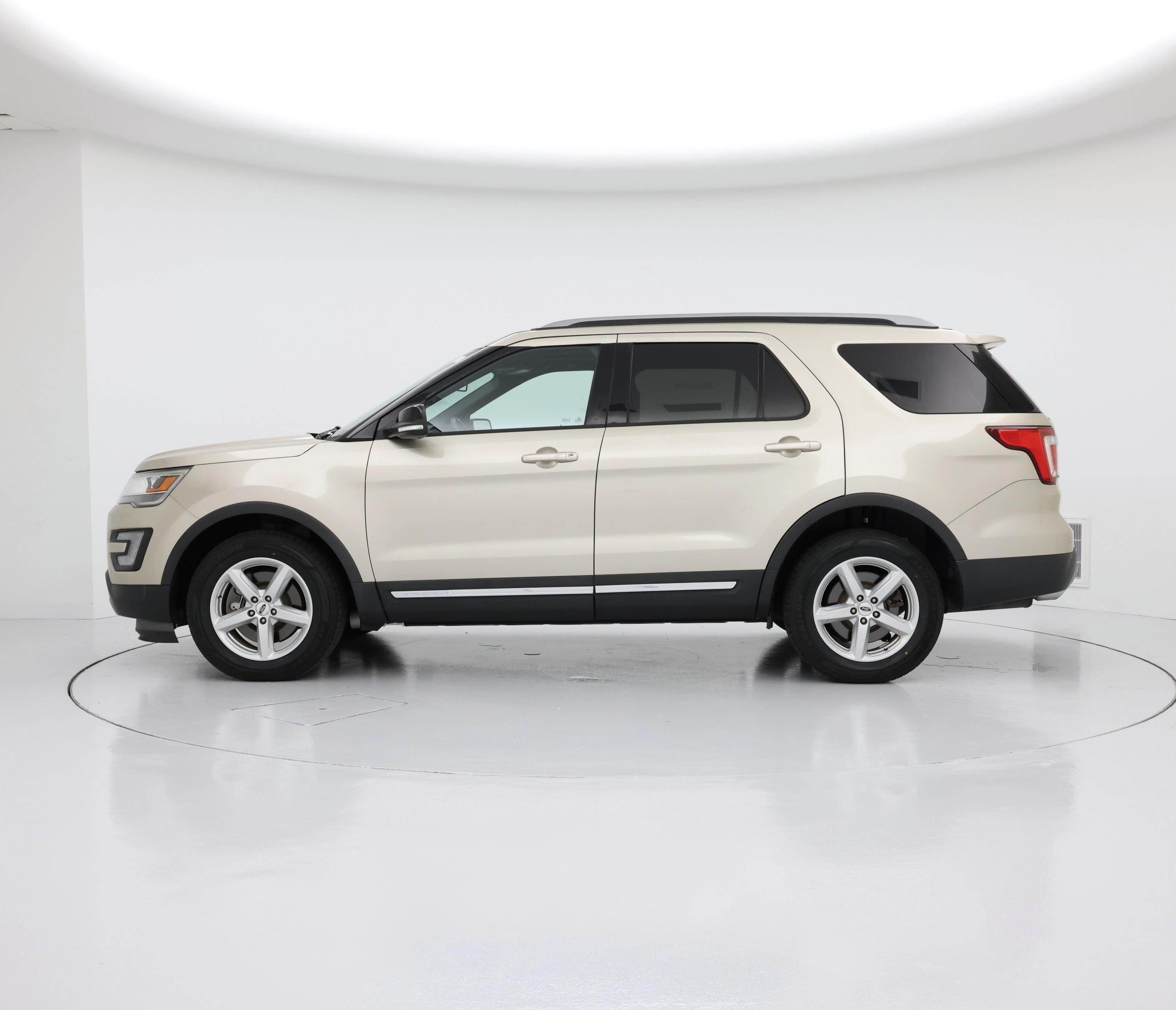 Thumbnail: 2017 Ford Explorer - 3