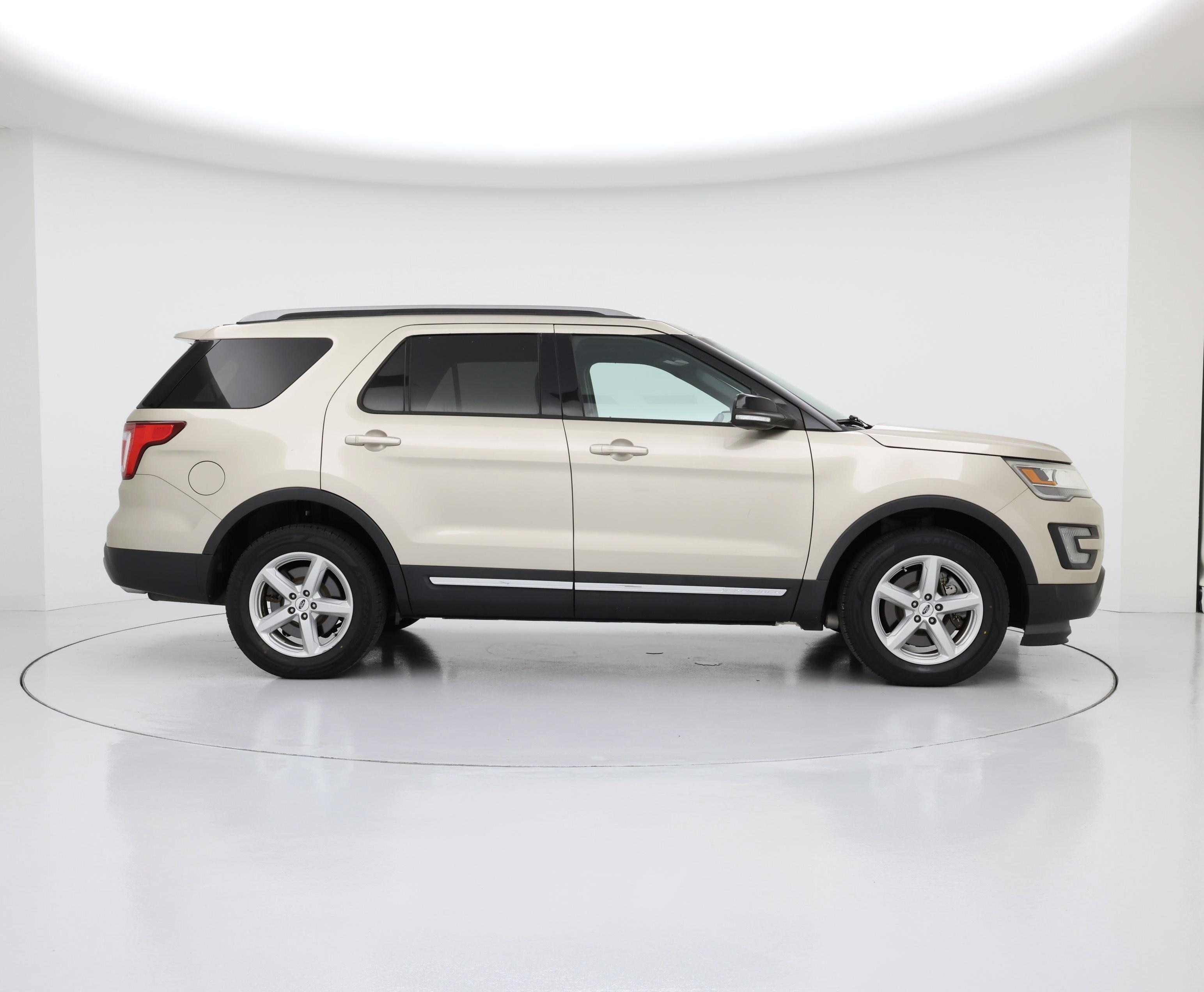 Thumbnail: 2017 Ford Explorer - 7