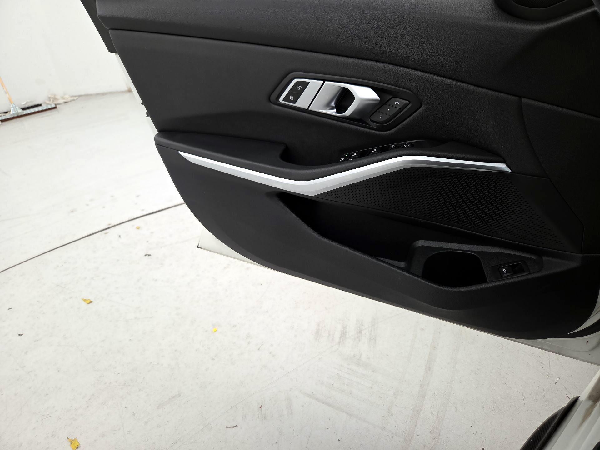 Thumbnail: 2020 BMW 3 Series - 12