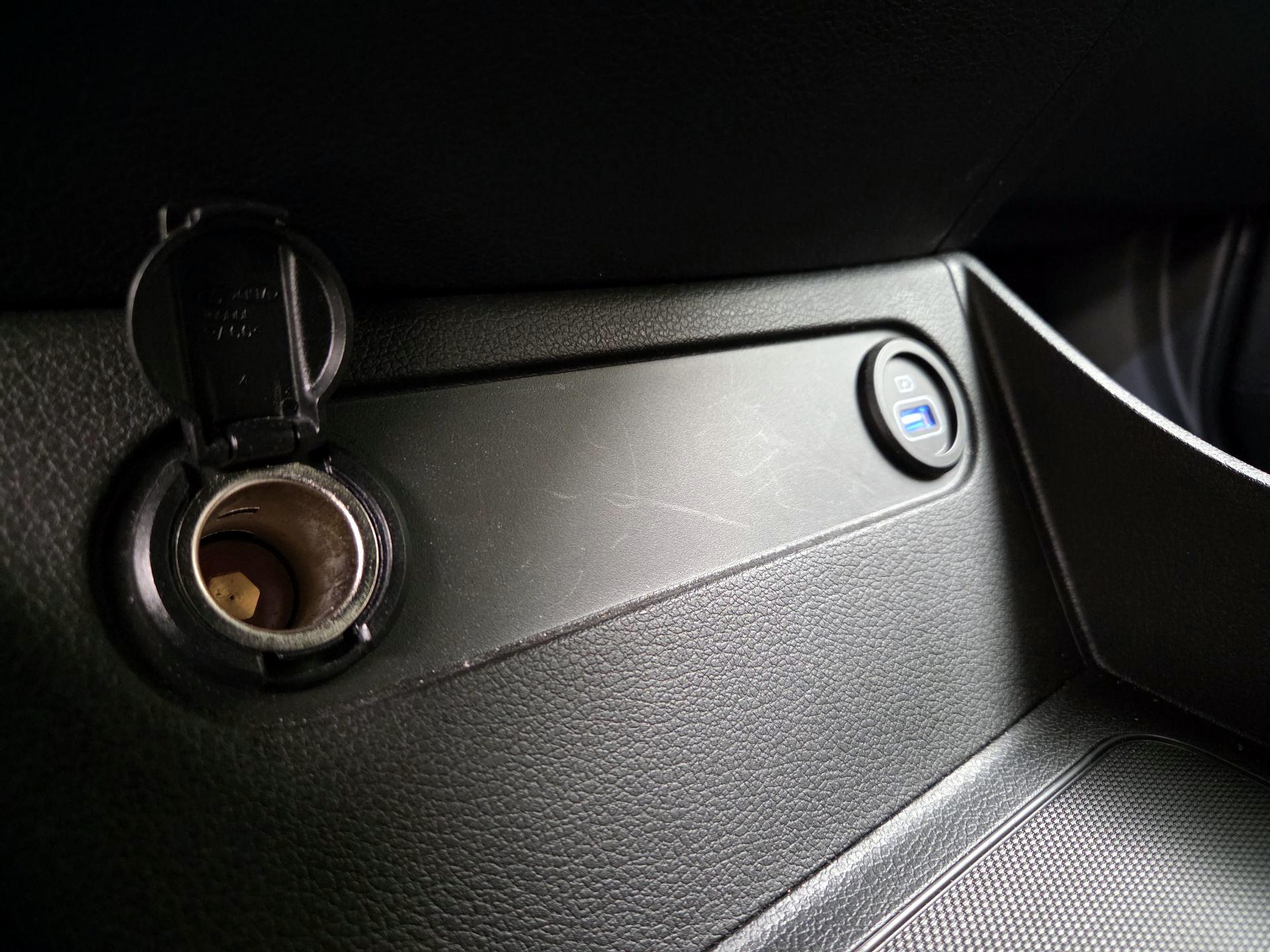 Thumbnail: 2023 Hyundai Santa Fe - 19