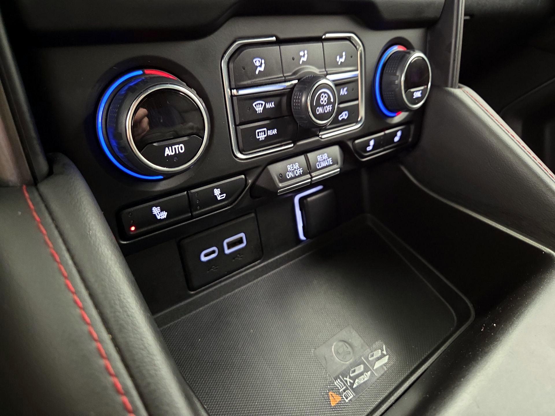 Thumbnail: 2022 Chevrolet Tahoe - 16