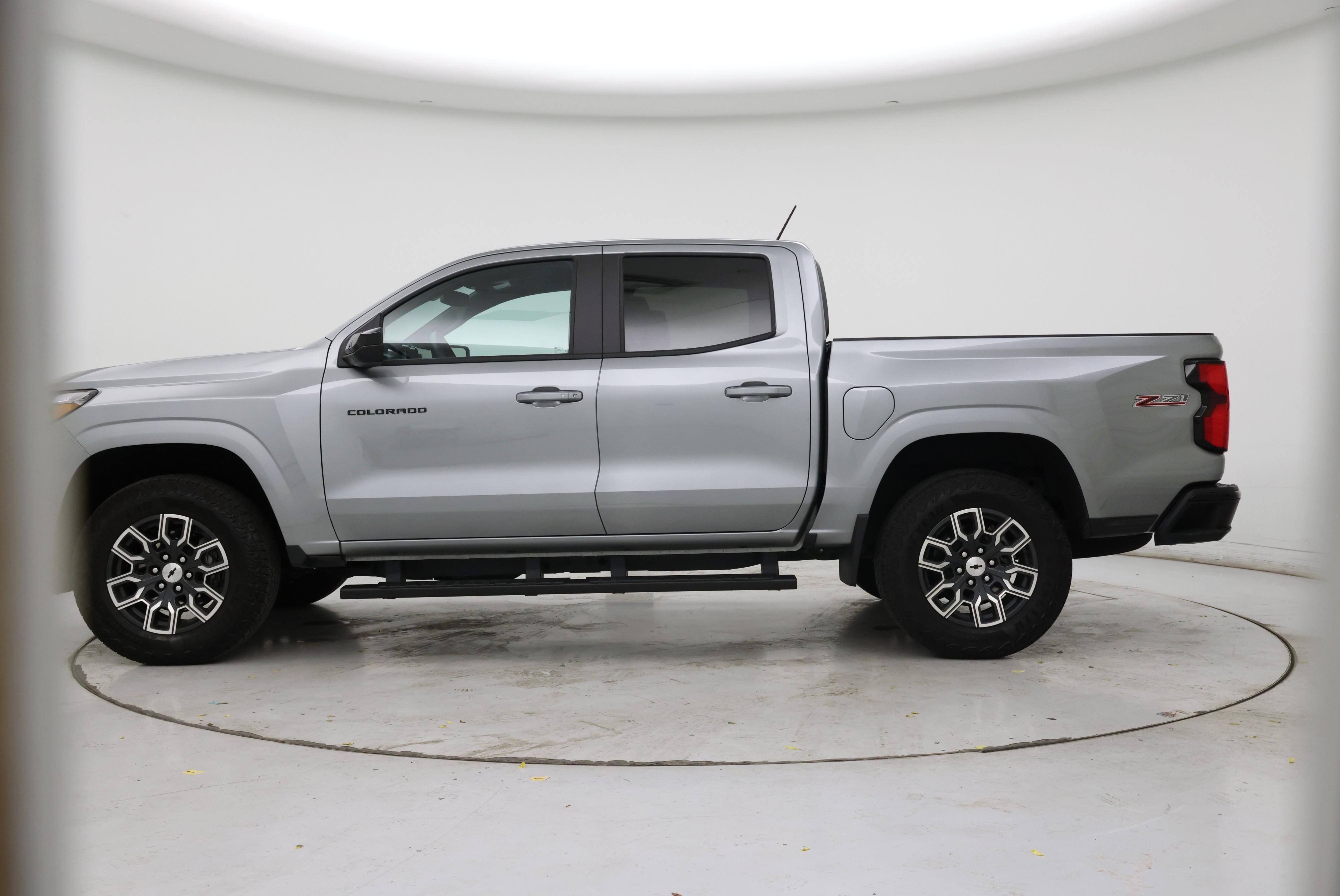 Thumbnail: 2024 Chevrolet Colorado - 3