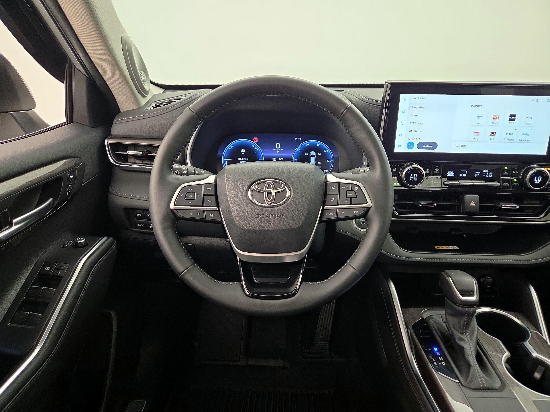 Thumbnail: 2024 Toyota Highlander - 10