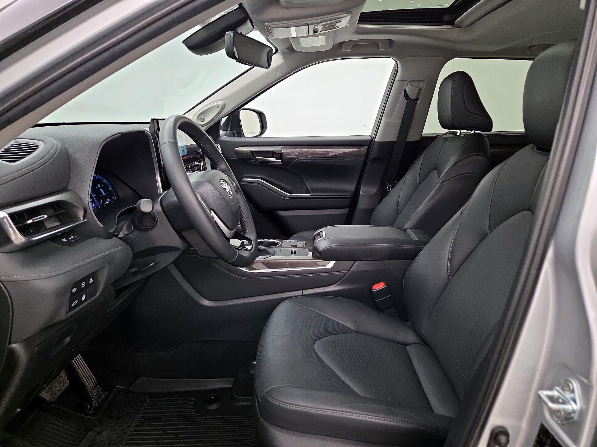 Thumbnail: 2024 Toyota Highlander - 11