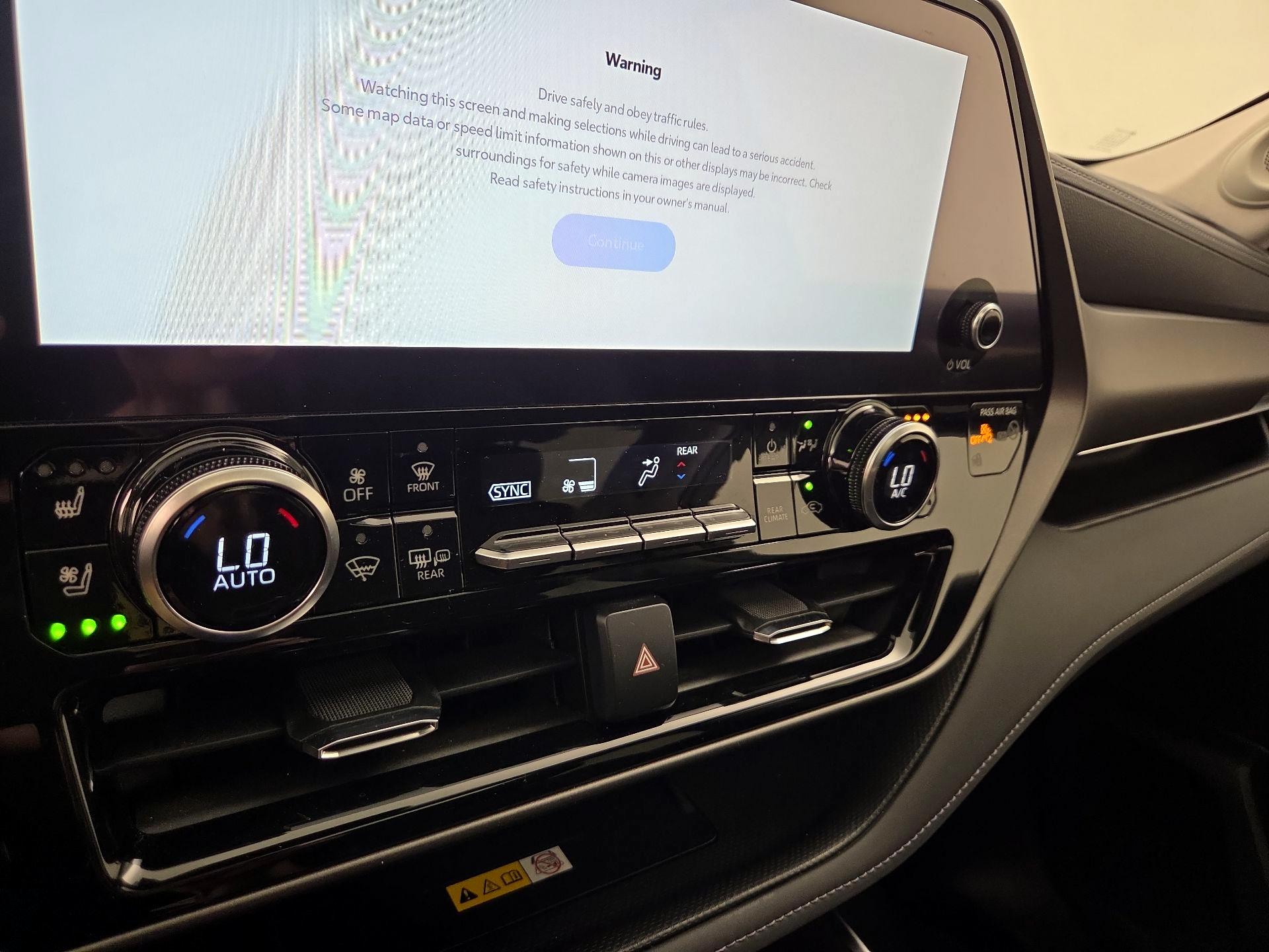 Thumbnail: 2024 Toyota Highlander - 17