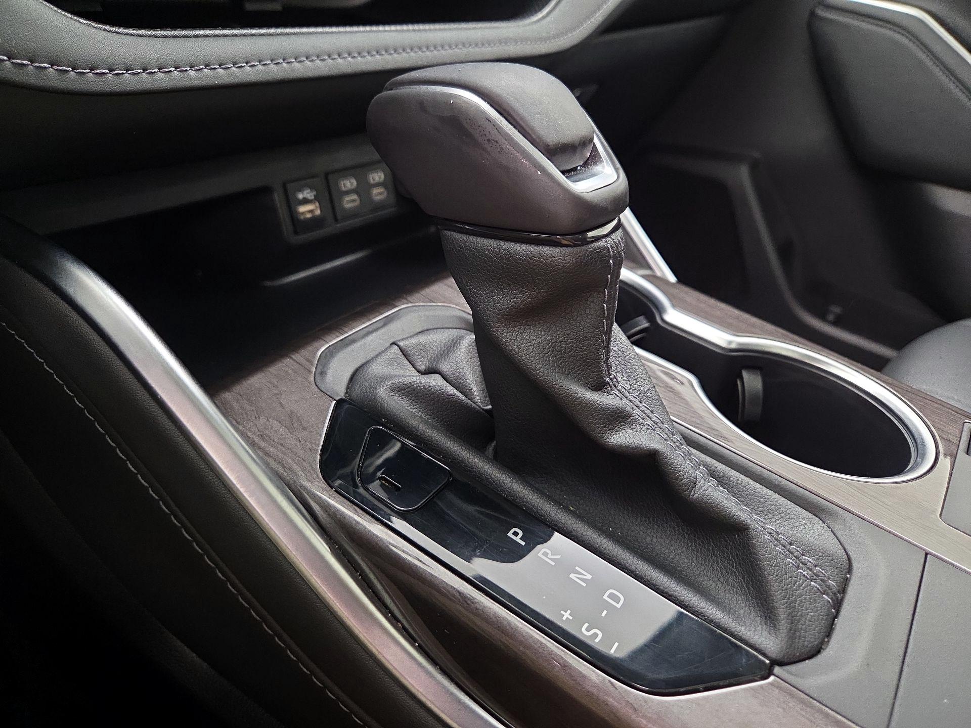 Thumbnail: 2024 Toyota Highlander - 18