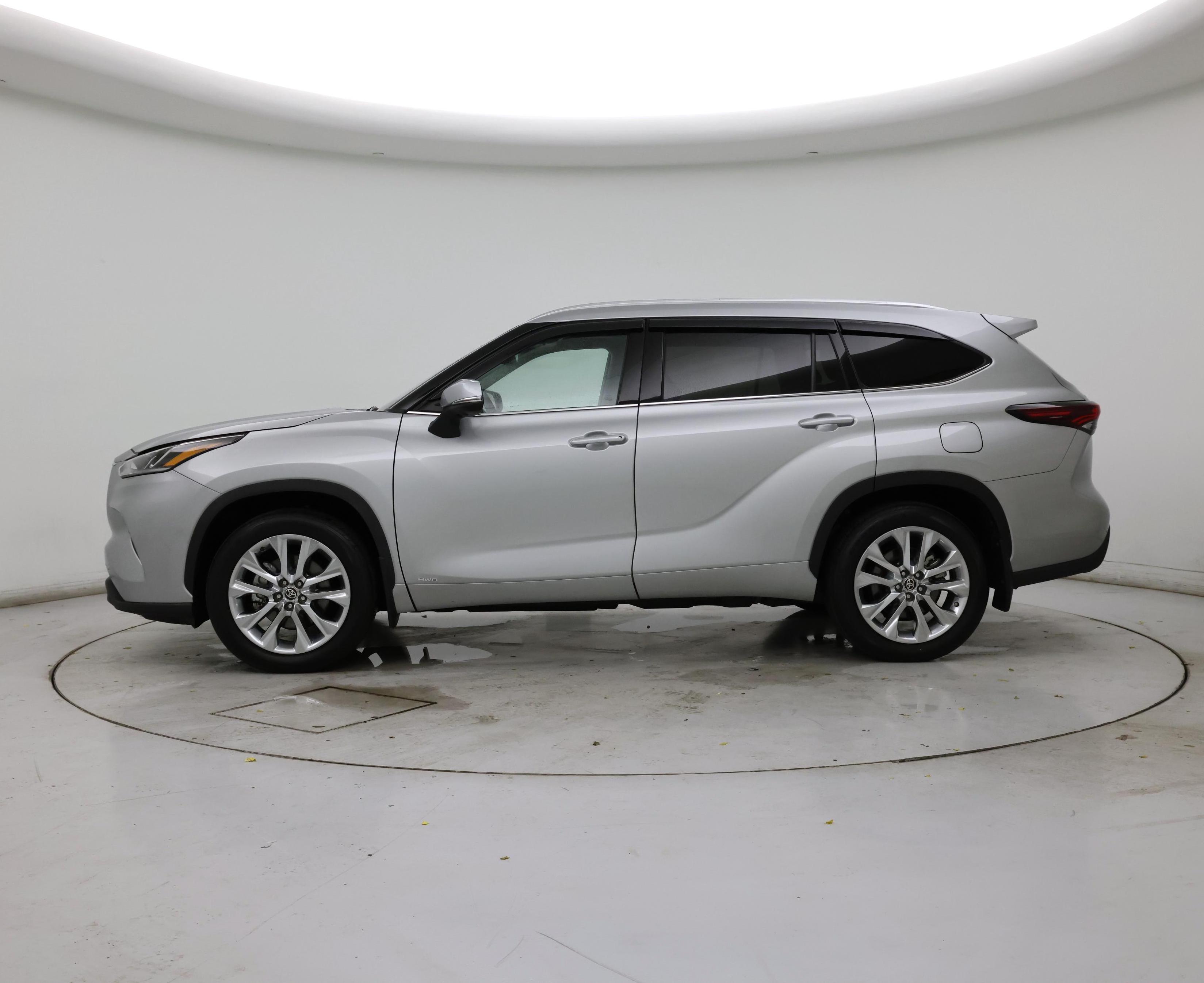 Thumbnail: 2024 Toyota Highlander - 3
