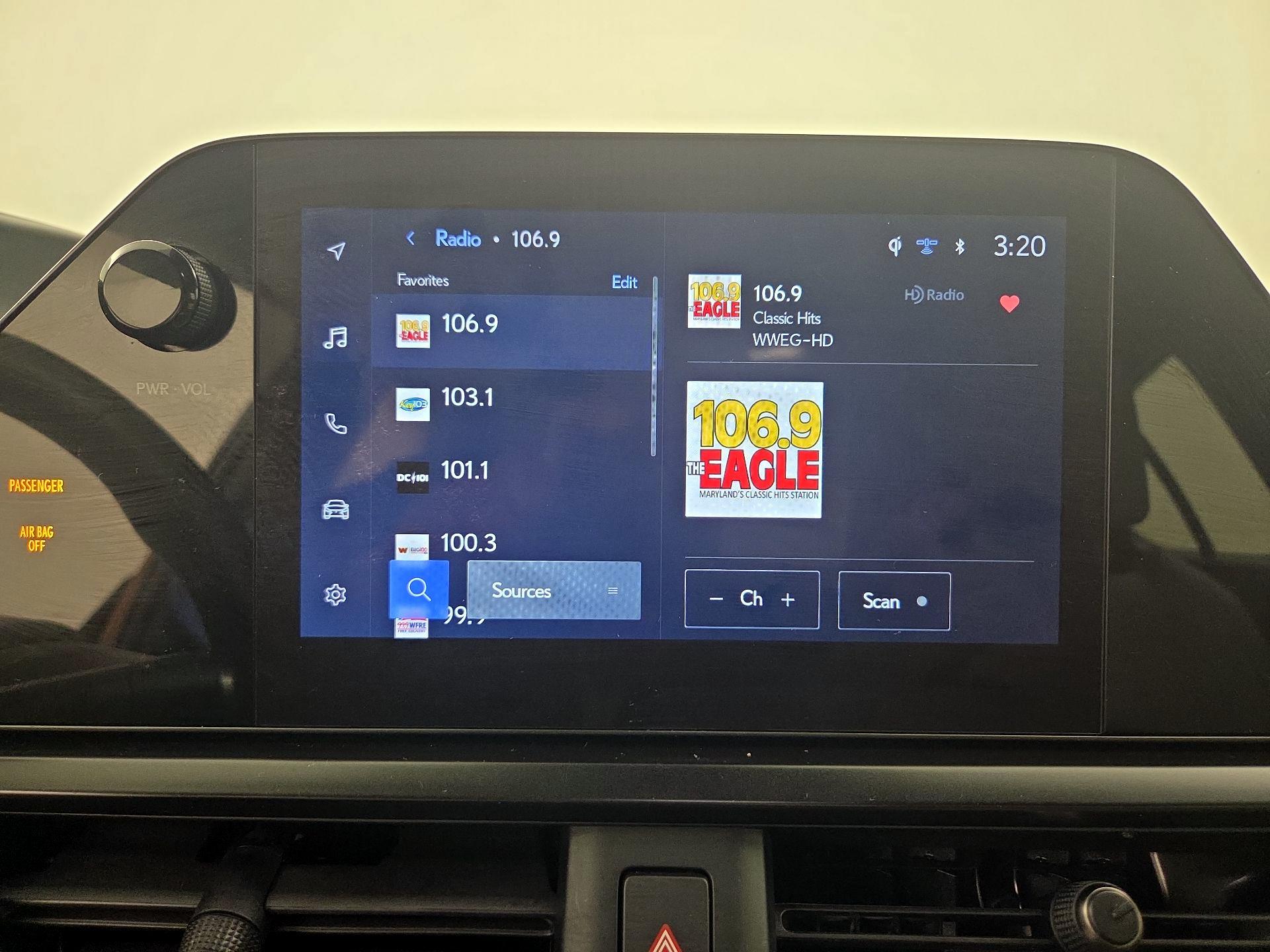 Thumbnail: 2025 Lexus UX - 16