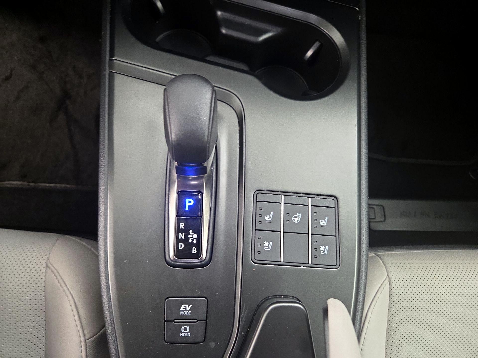 Thumbnail: 2025 Lexus UX - 18