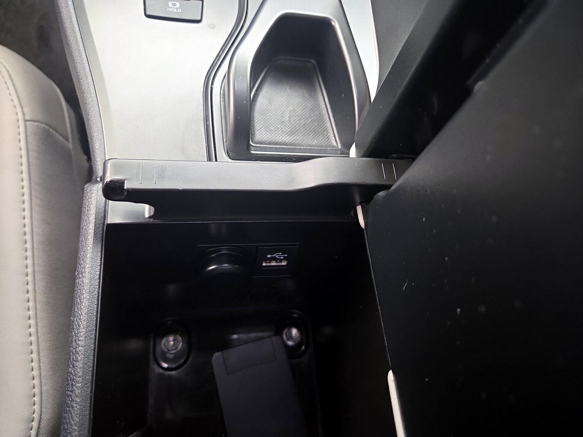 Thumbnail: 2025 Lexus UX - 19