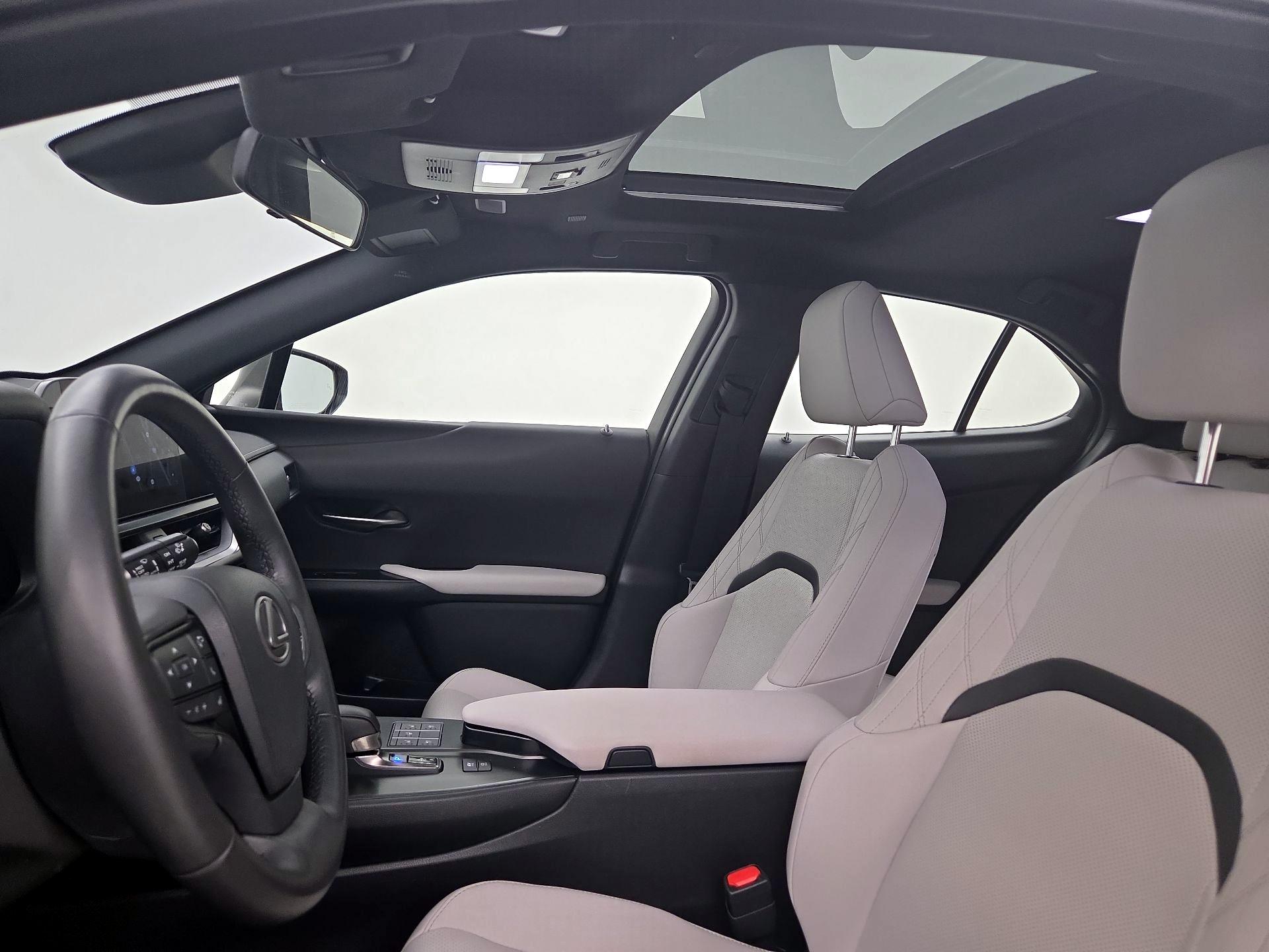 Thumbnail: 2025 Lexus UX - 20