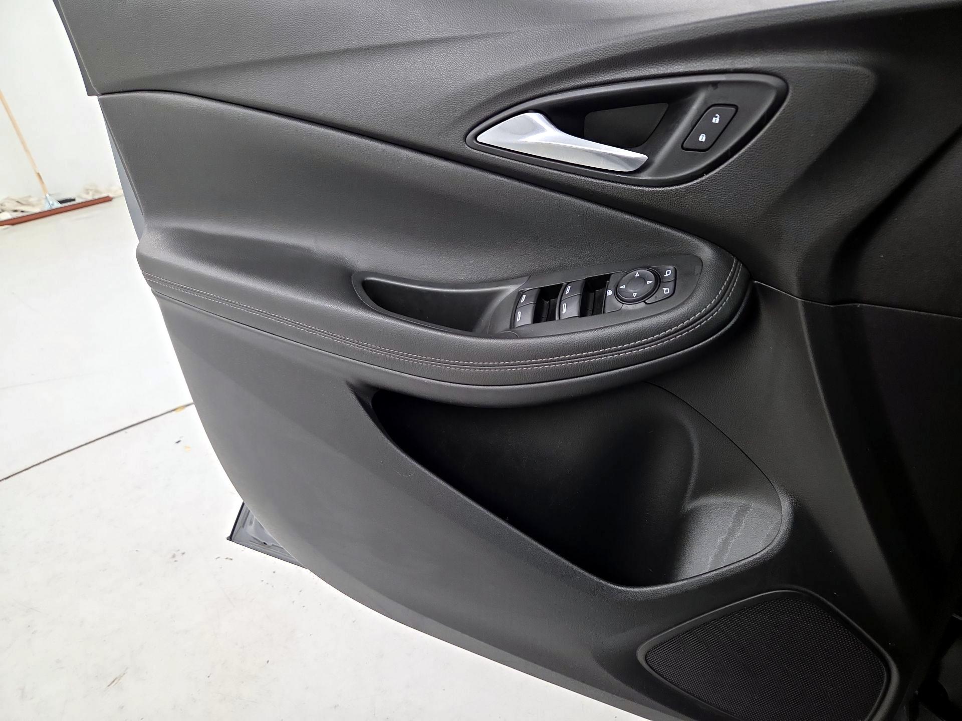 Thumbnail: 2020 Buick Encore GX - 12