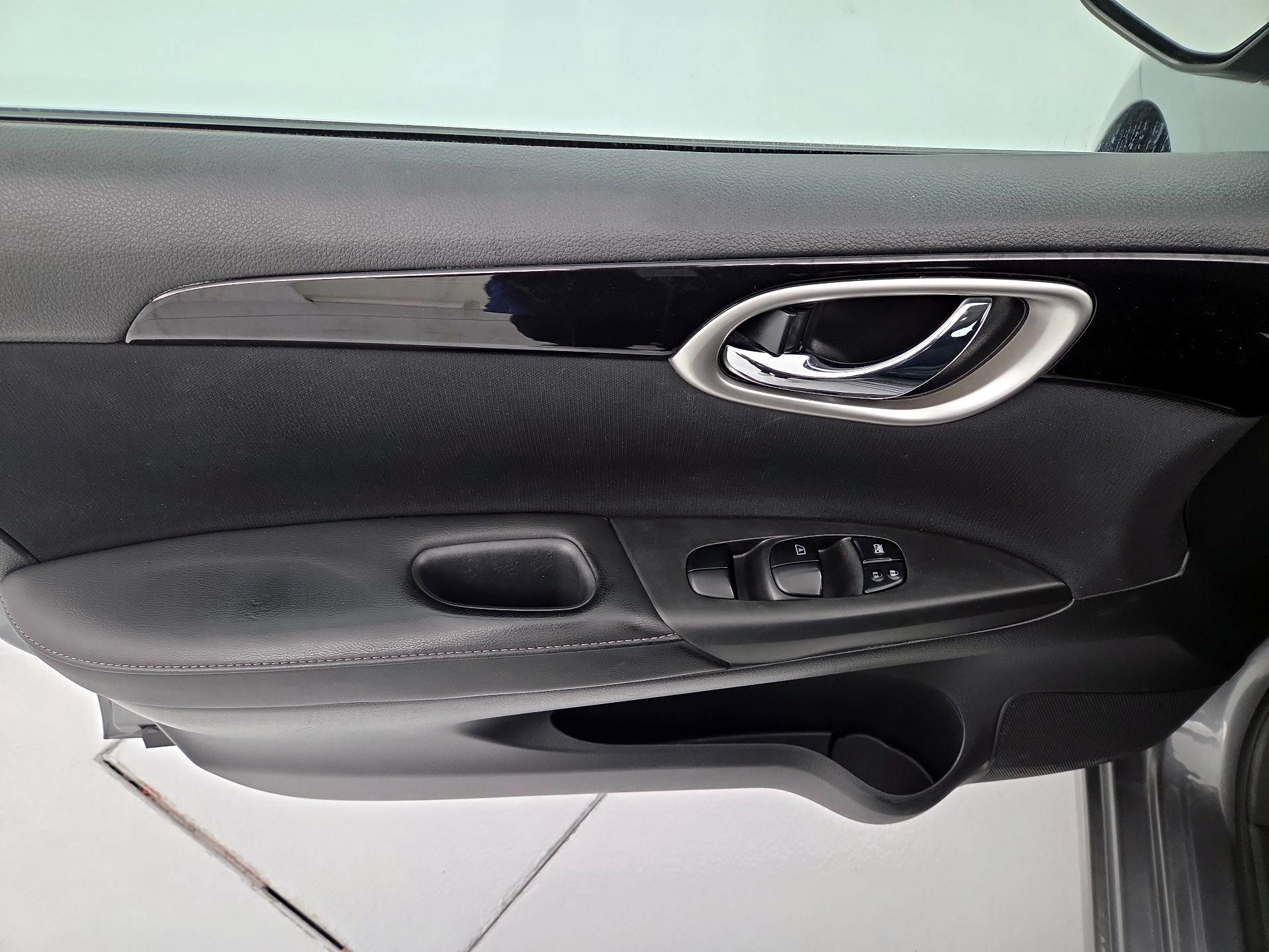 Thumbnail: 2019 Nissan Sentra - 12