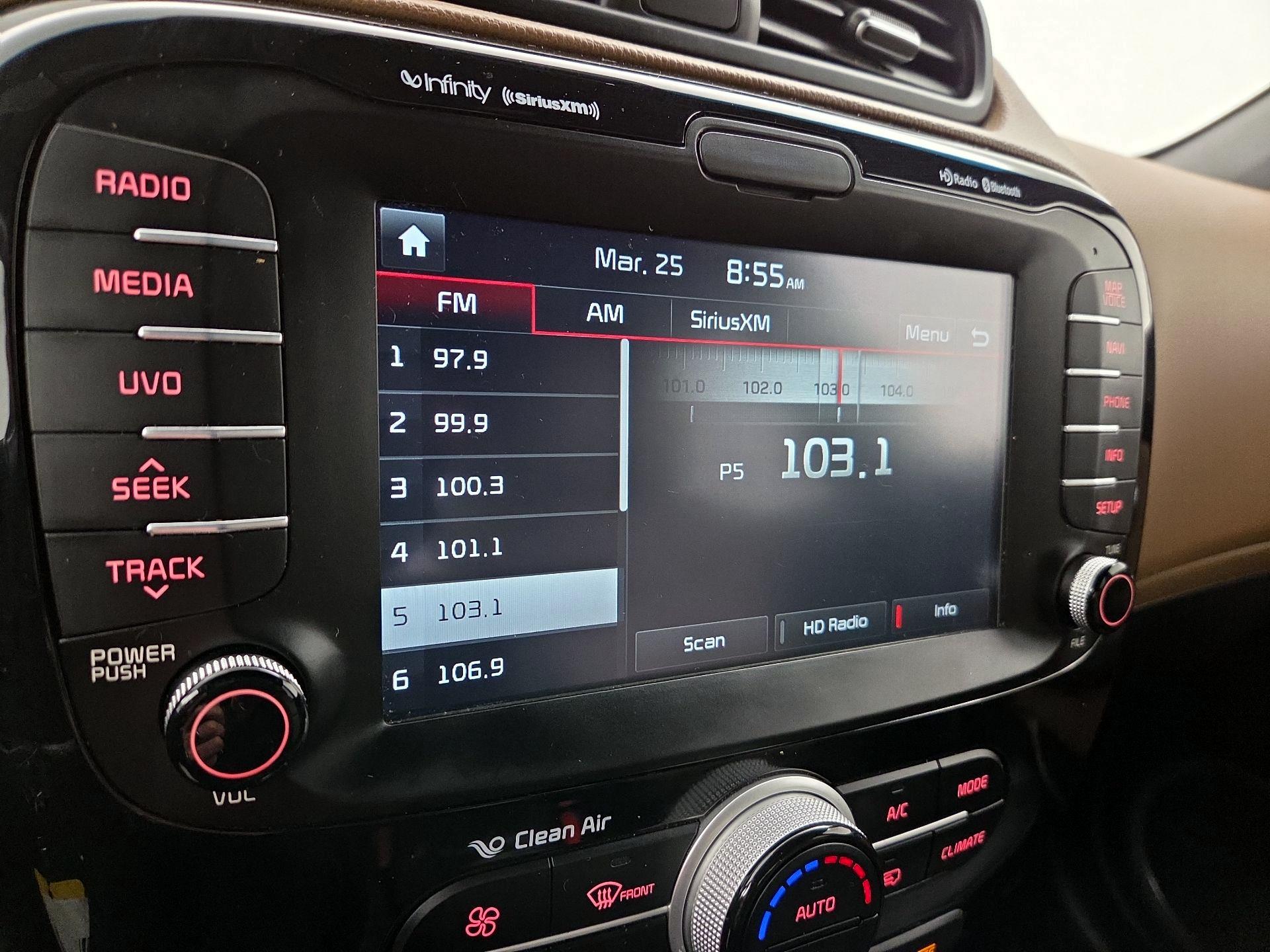 Thumbnail: 2016 Kia Soul - 16