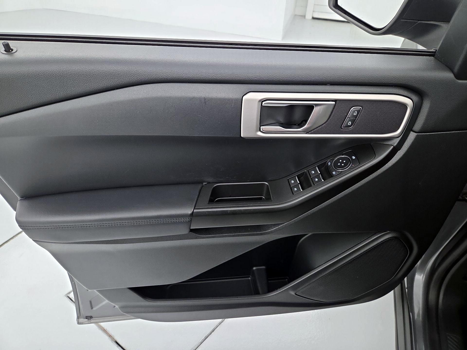 Thumbnail: 2021 Ford Explorer - 12